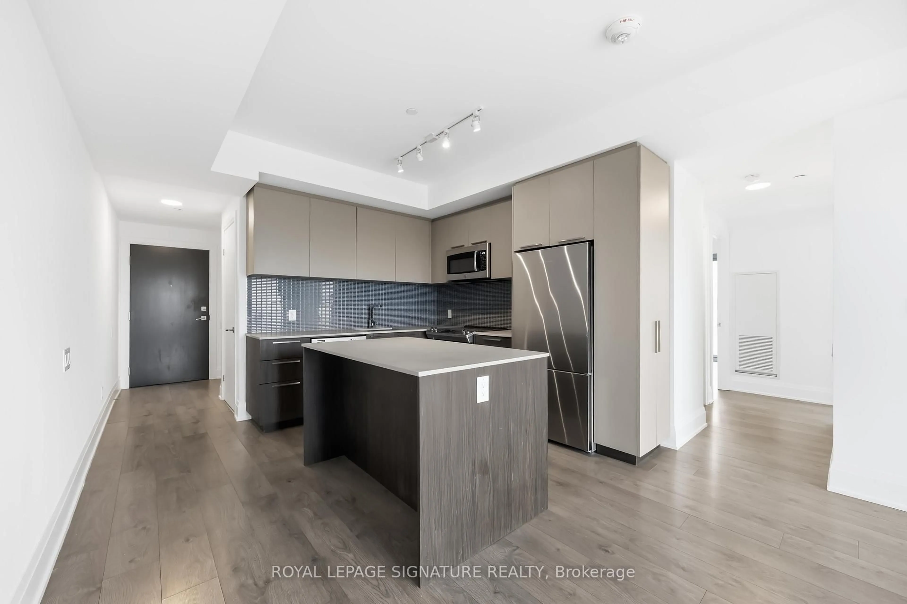Open concept kitchen, unknown for 20 Brin Dr #604, Toronto Ontario M8X 0B2
