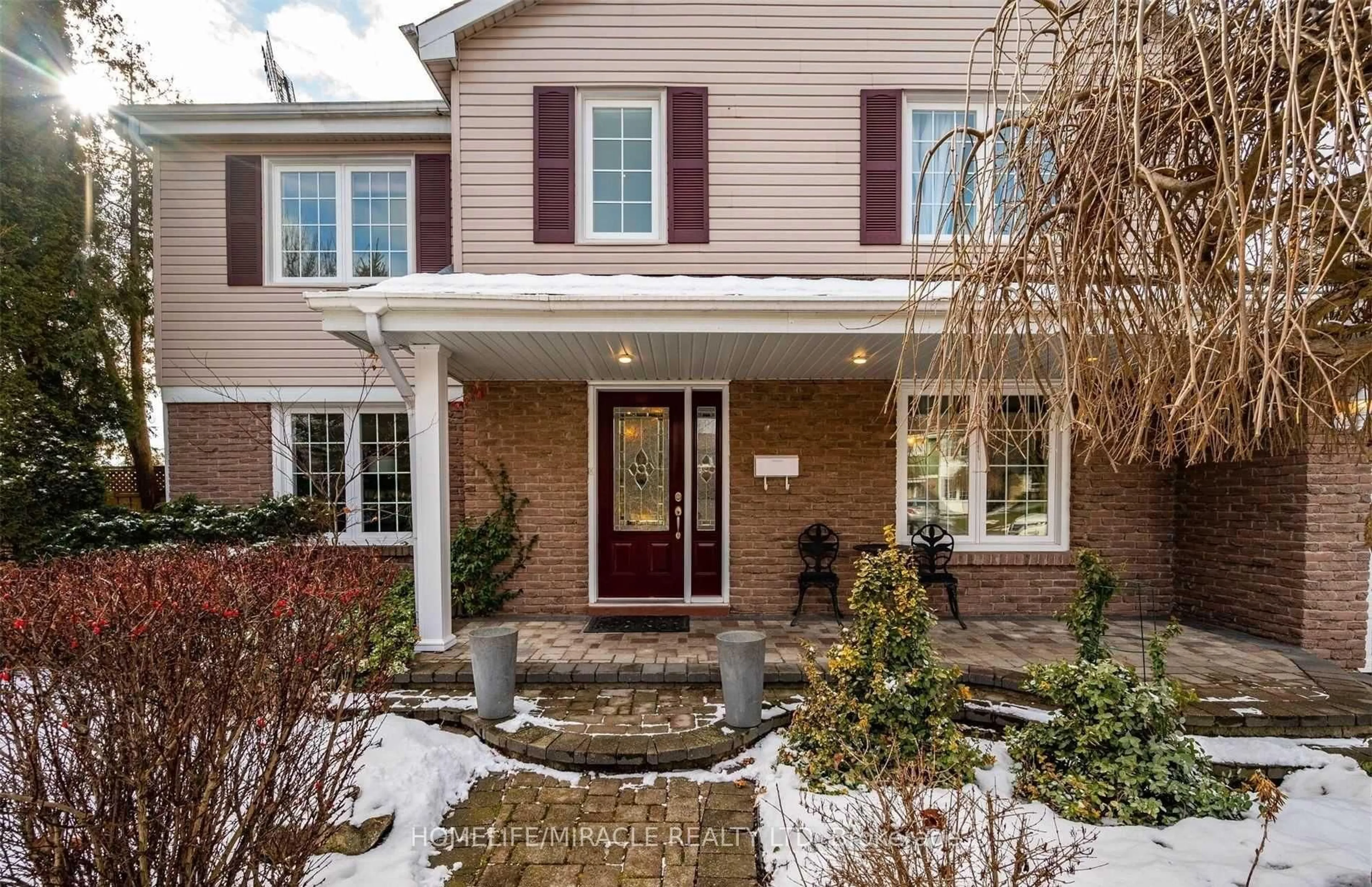 Home with brick exterior material, street for 2 Cantrill Crt, Brampton Ontario L6Z 1A3