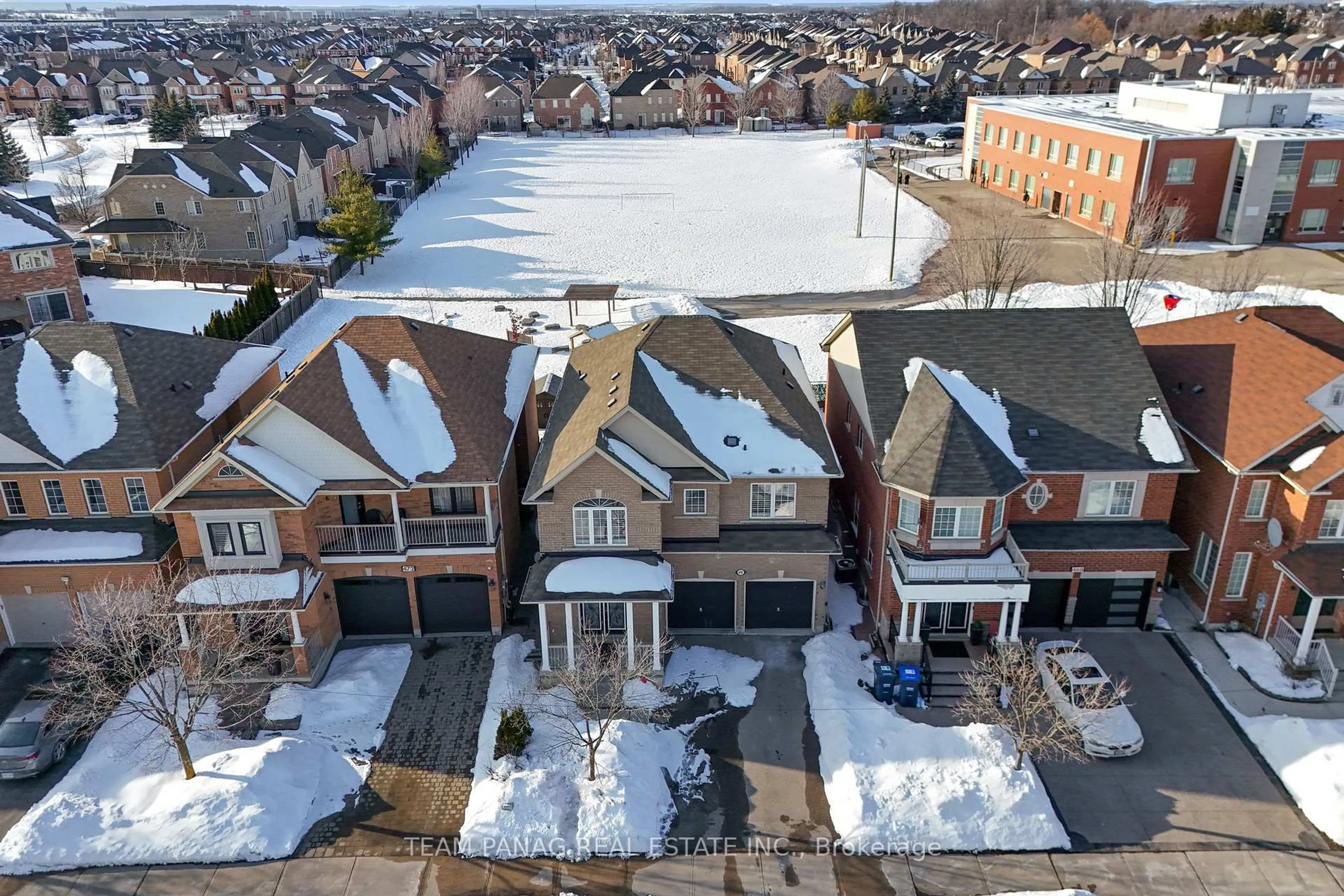 A pic from outside/outdoor area/front of a property/back of a property/a pic from drone, unknown for 470 Father Tobin Rd, Brampton Ontario L6R 0S2