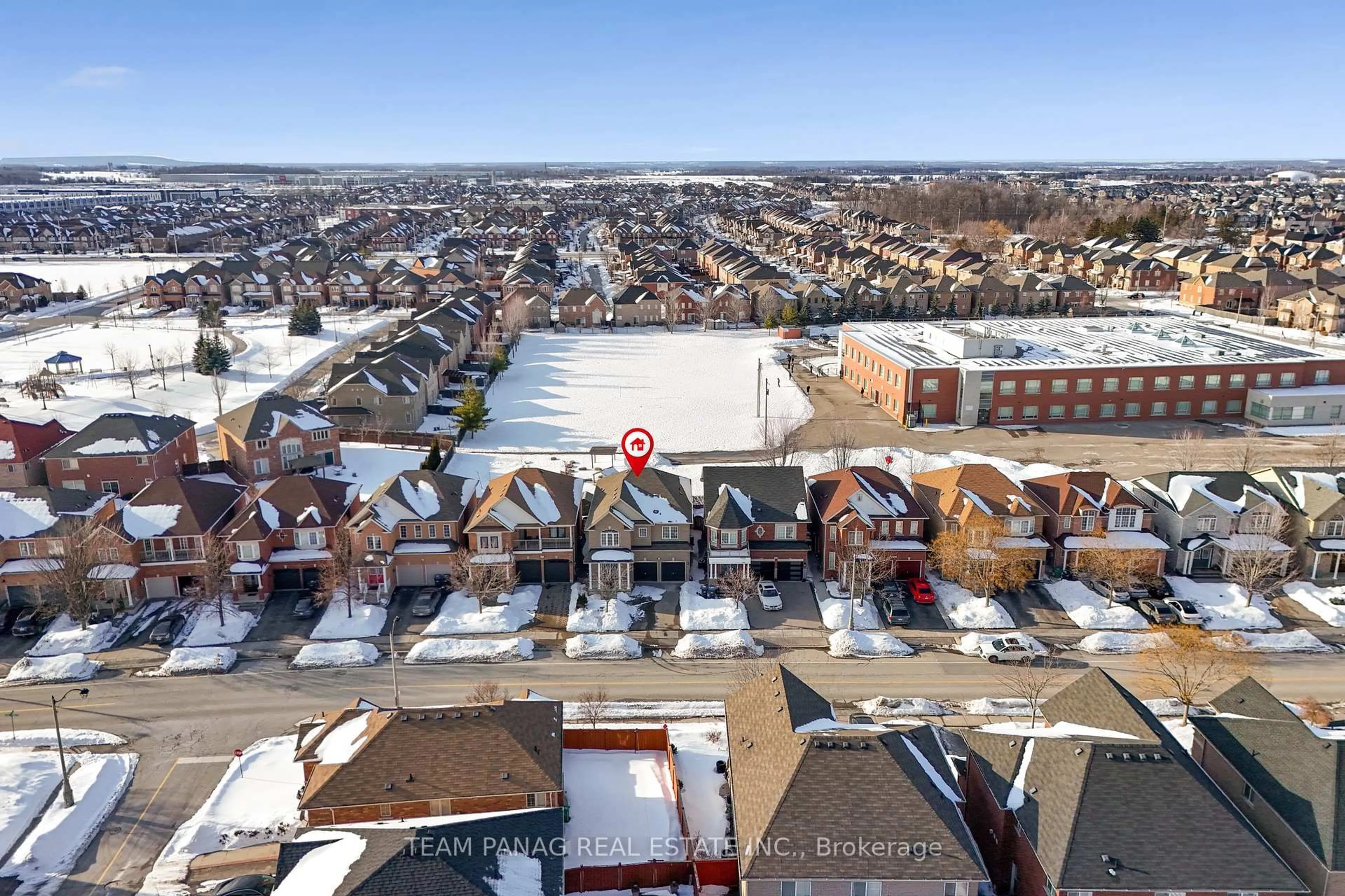A pic from outside/outdoor area/front of a property/back of a property/a pic from drone, city buildings view from balcony for 470 Father Tobin Rd, Brampton Ontario L6R 0S2