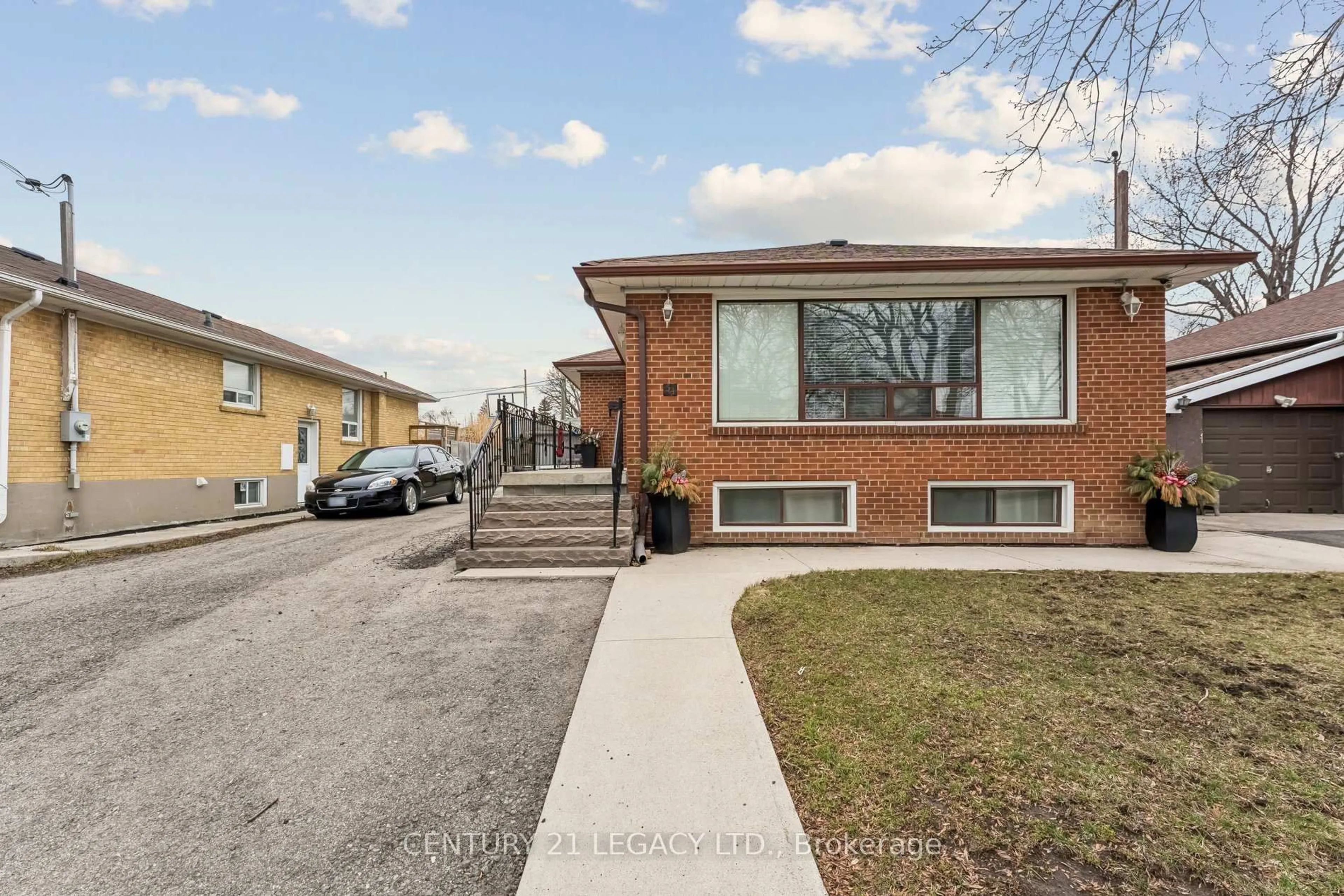 Home with brick exterior material, street for 34 Cumberland Dr, Brampton Ontario L6V 1W6