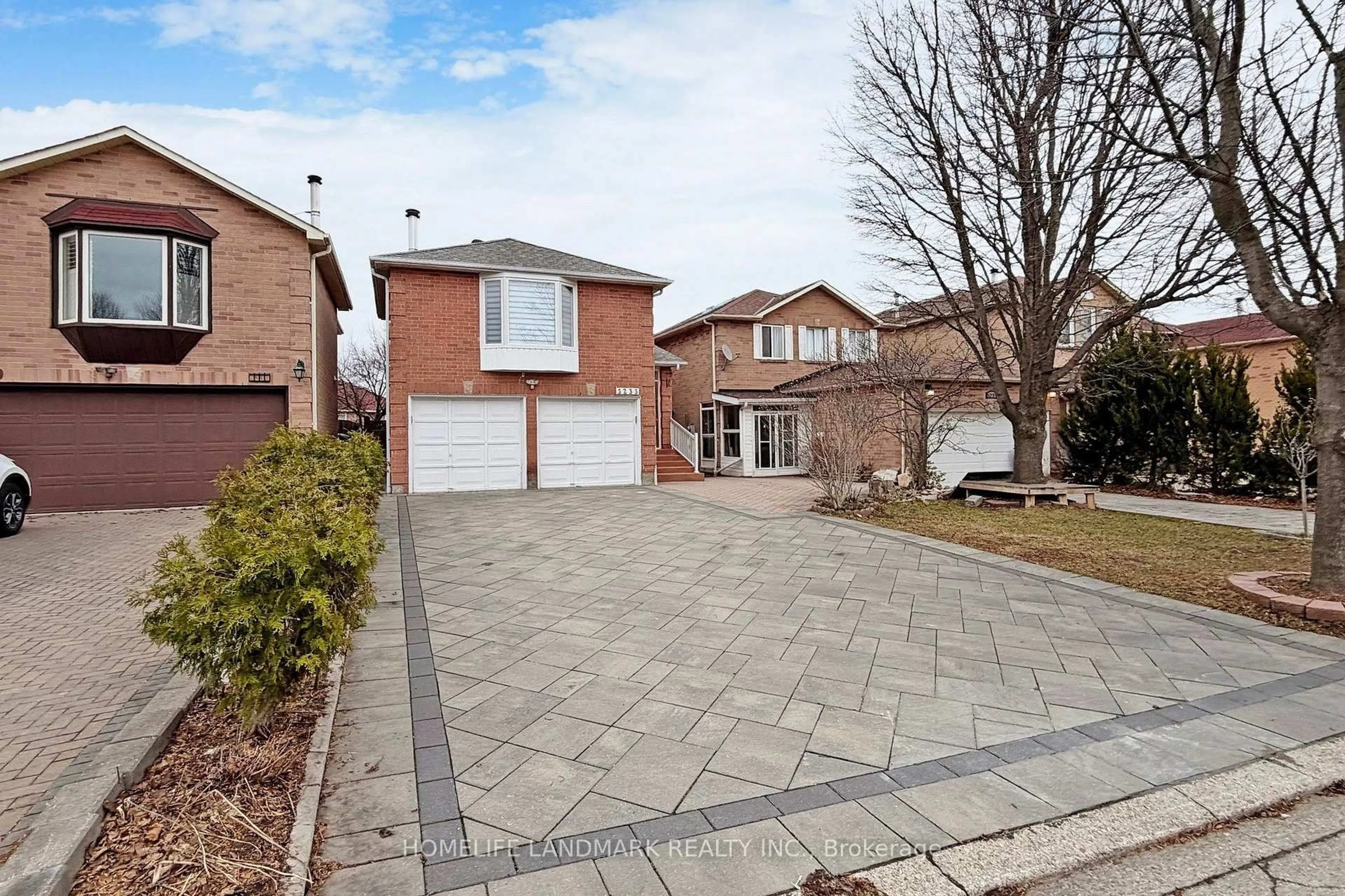 Home with brick exterior material, street for 5235 Astwell Ave, Mississauga Ontario L5R 3H8