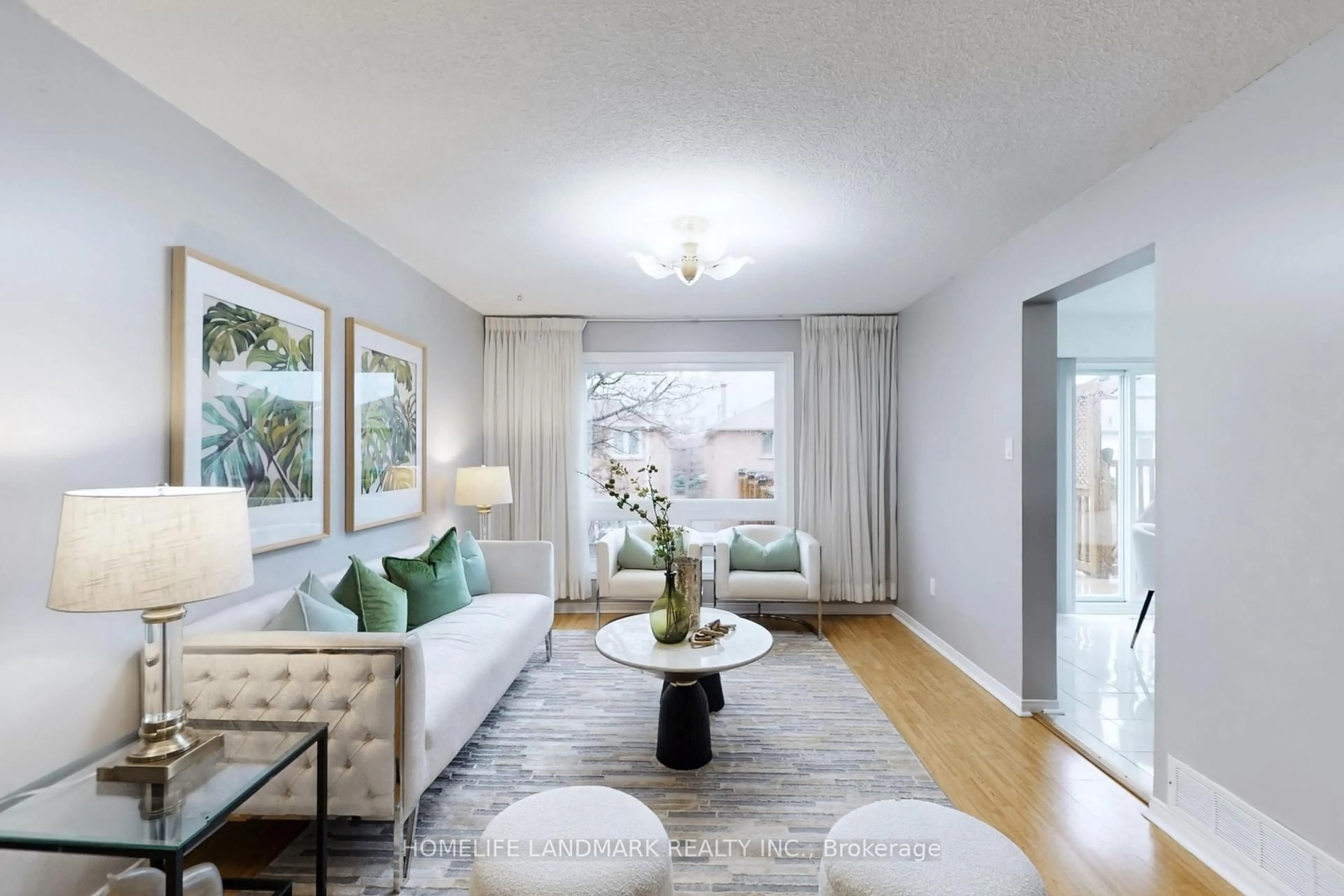 Living room with furniture, unknown for 5235 Astwell Ave, Mississauga Ontario L5R 3H8