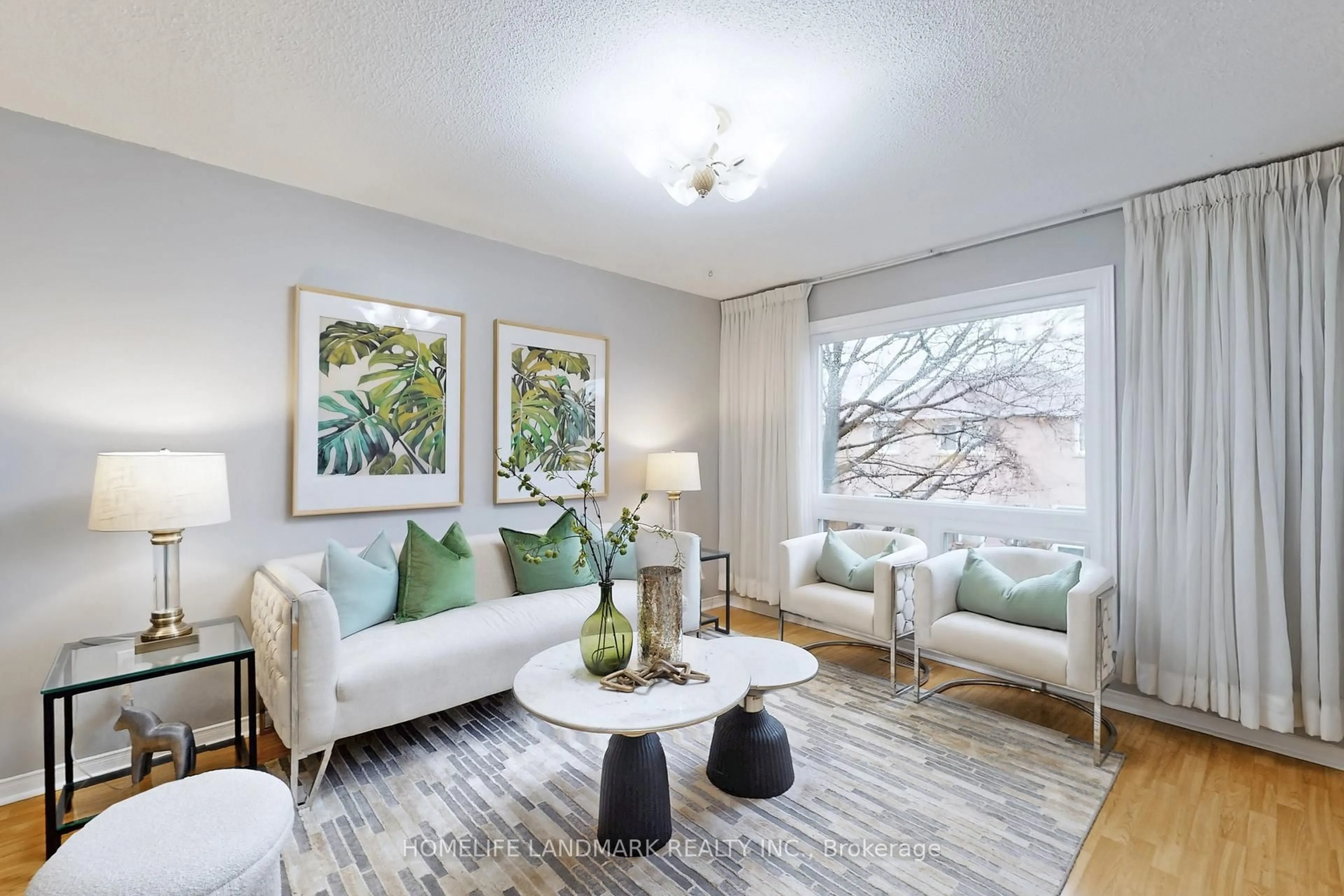 Living room with furniture, unknown for 5235 Astwell Ave, Mississauga Ontario L5R 3H8