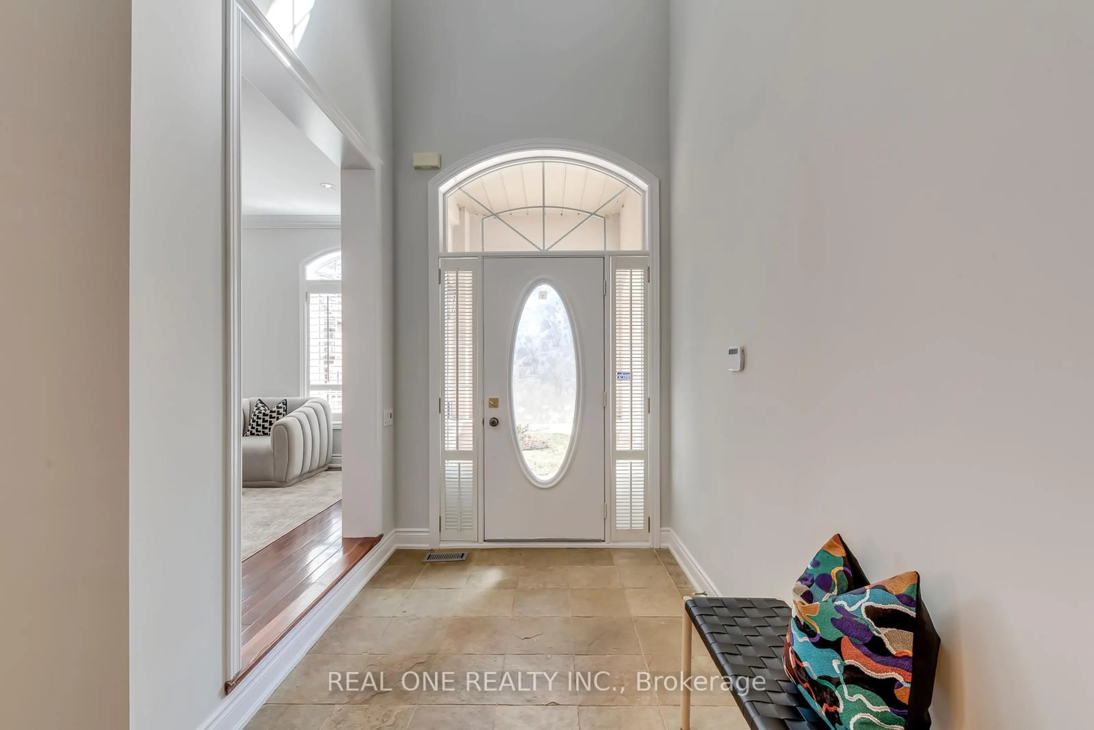 Indoor entryway for 96 Spring Azure Cres, Oakville Ontario L6L 6V8