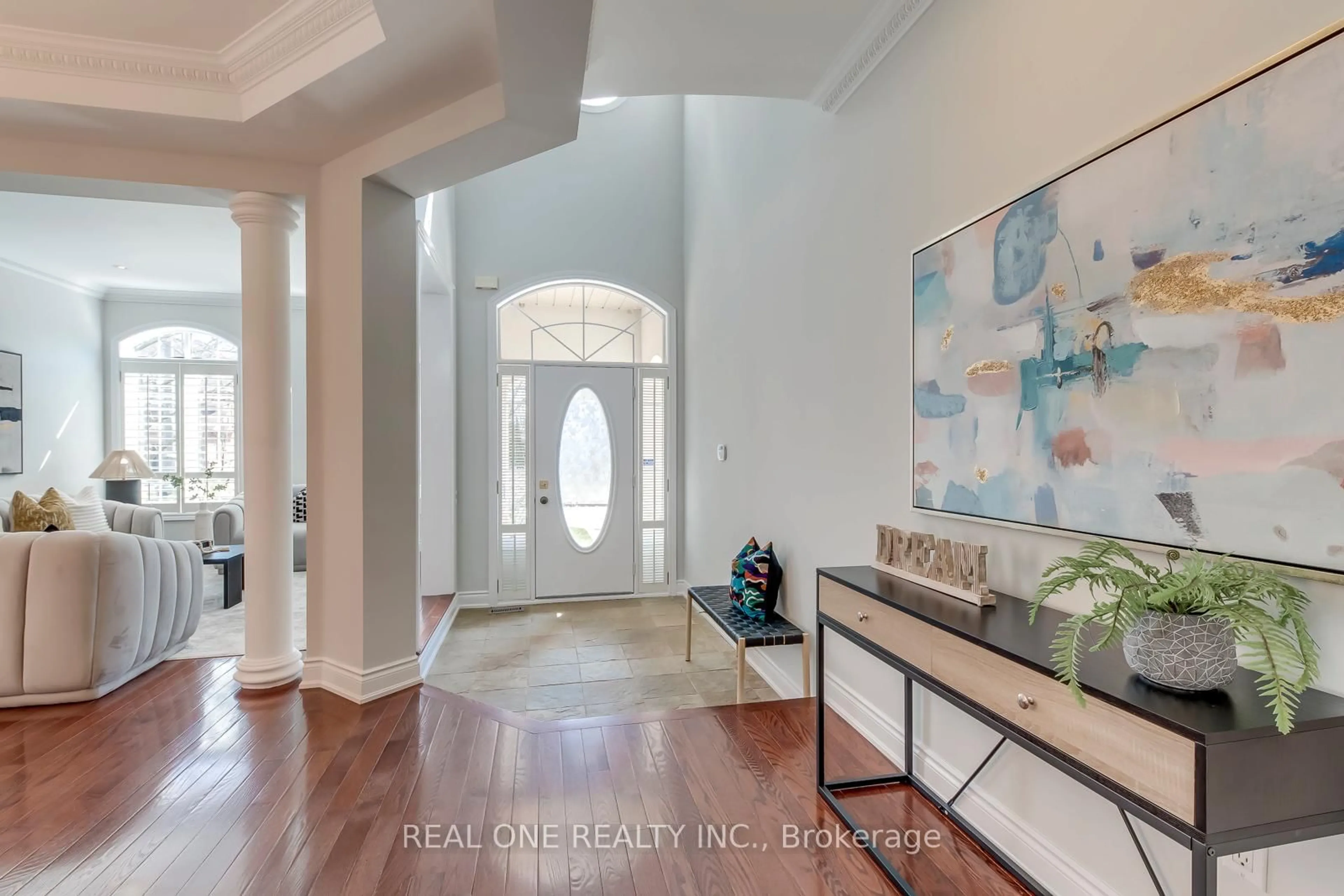 Indoor entryway for 96 Spring Azure Cres, Oakville Ontario L6L 6V8