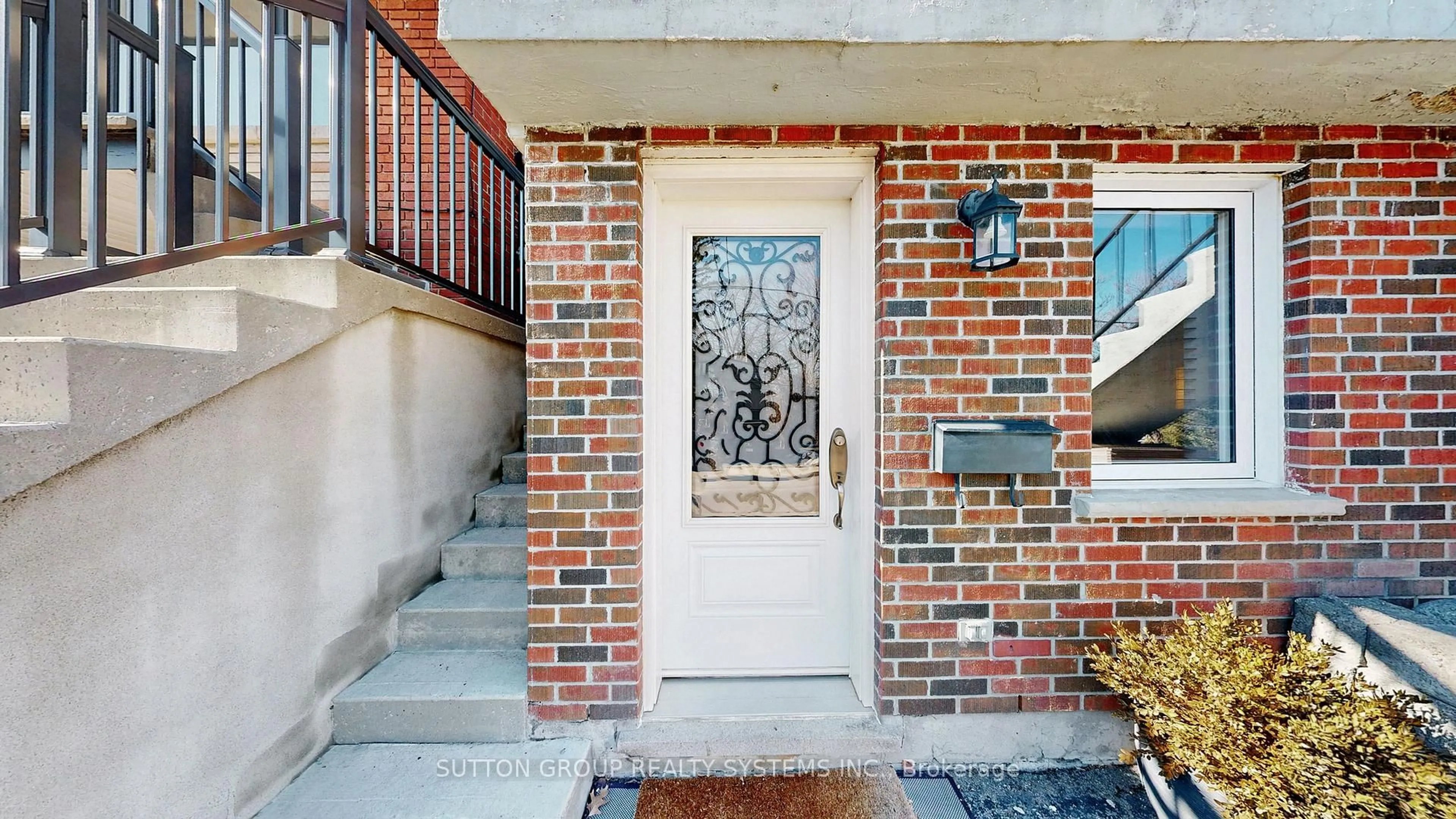 Indoor entryway for 38 Donald Ave, Toronto Ontario M6M 1K1