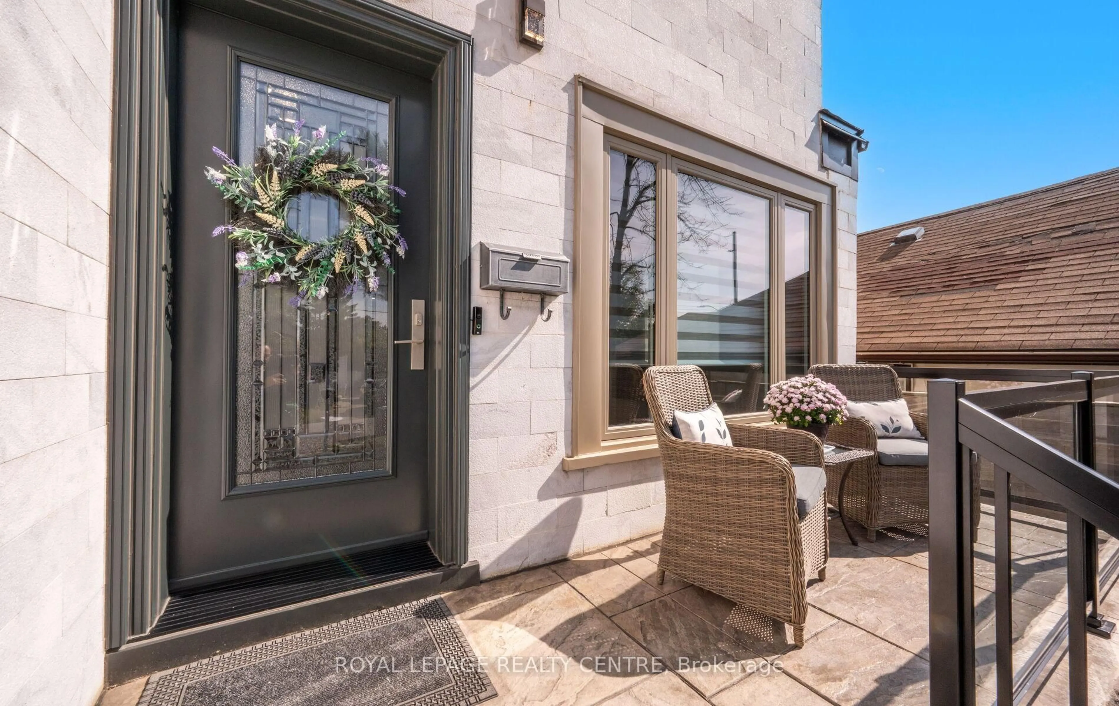 Unknown for 1071 Westmount Ave, Mississauga Ontario L5E 1X5