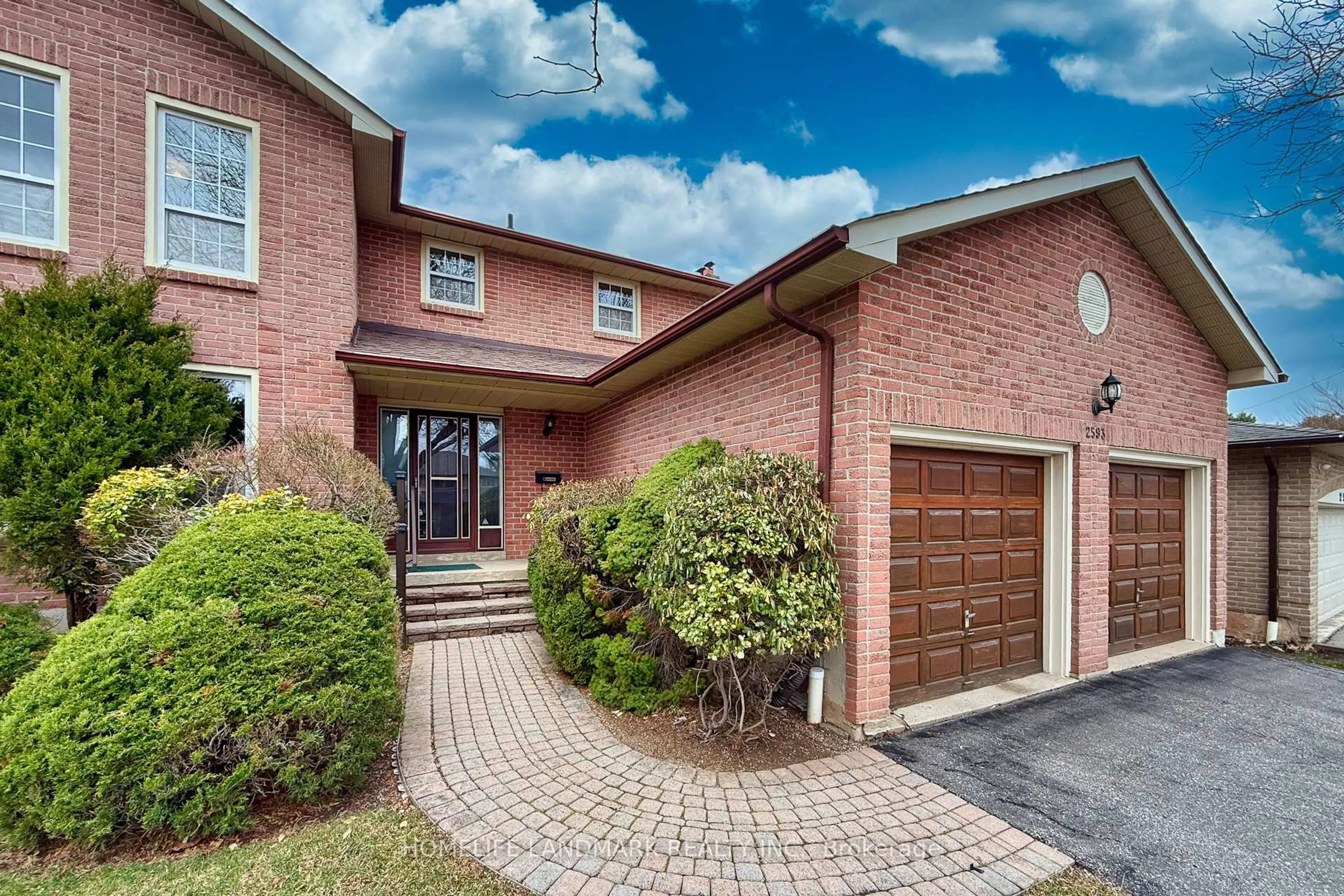 Home with brick exterior material, street for 2593 Gazebo Crt, Mississauga Ontario L5L 3M8
