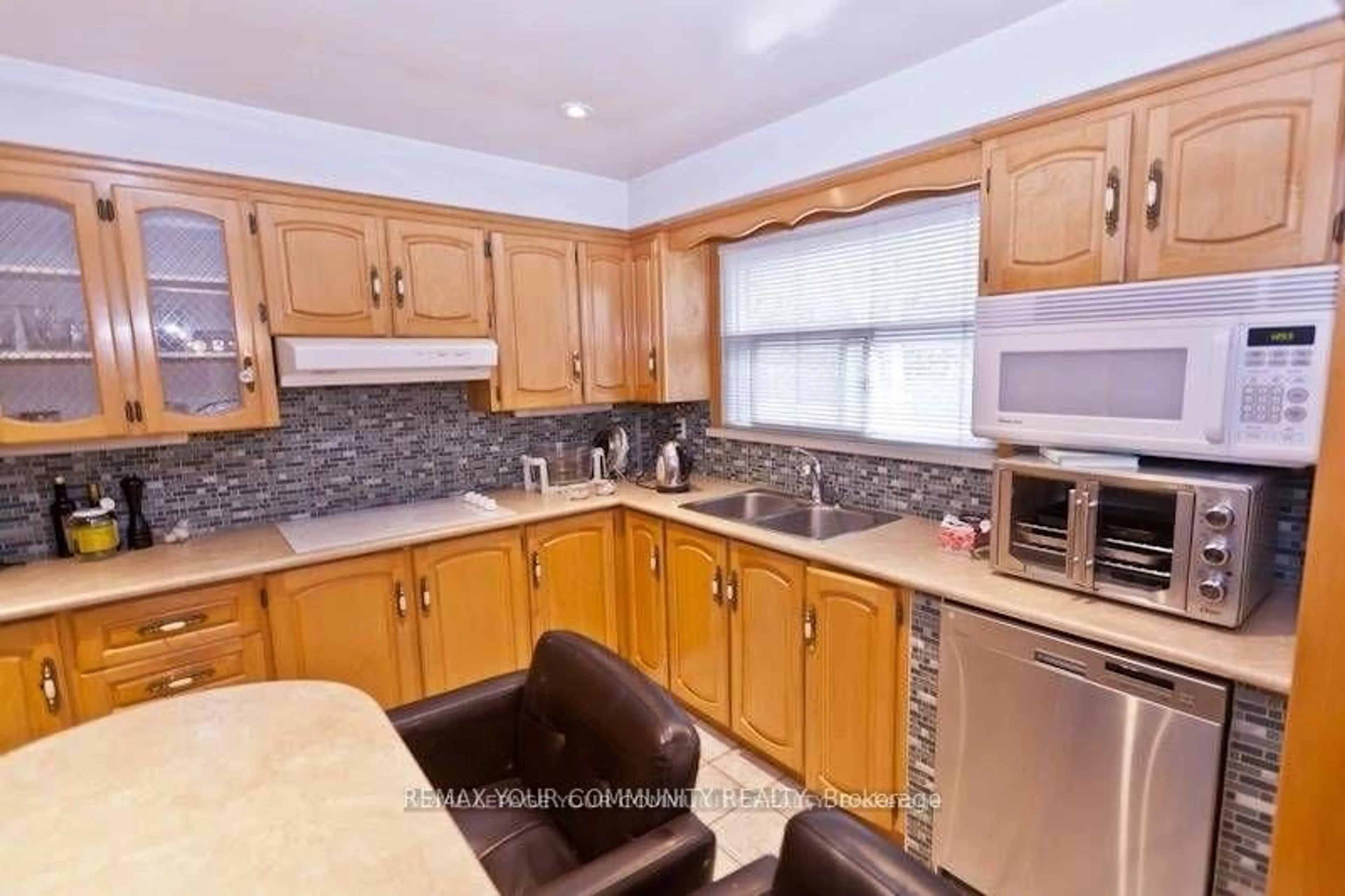 Standard kitchen, ceramic/tile floor for 8 Stanwood Cres, Toronto Ontario M9M 1Z9