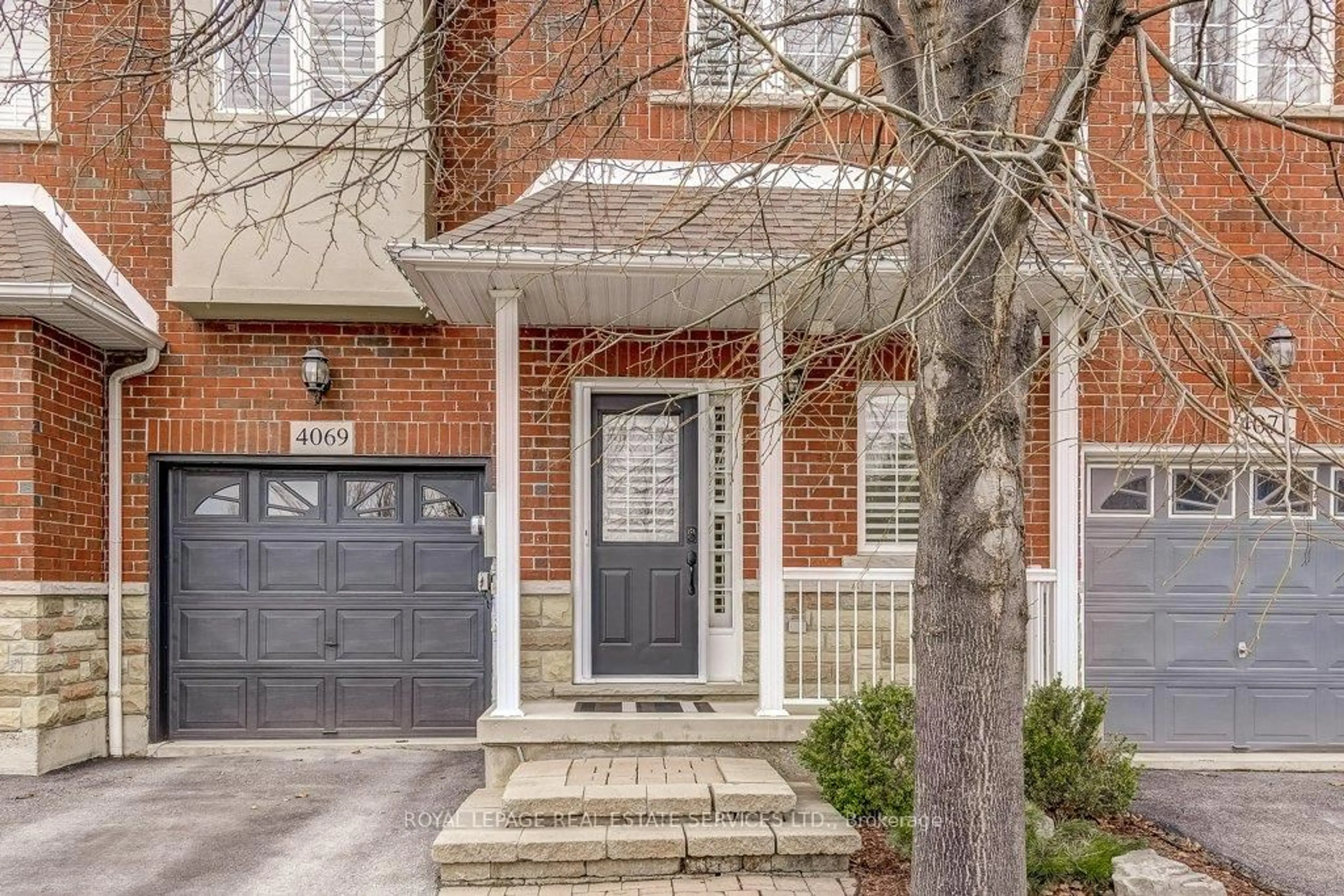 Home with brick exterior material, street for 4069 Kilmer Dr, Burlington Ontario L7M 5A6