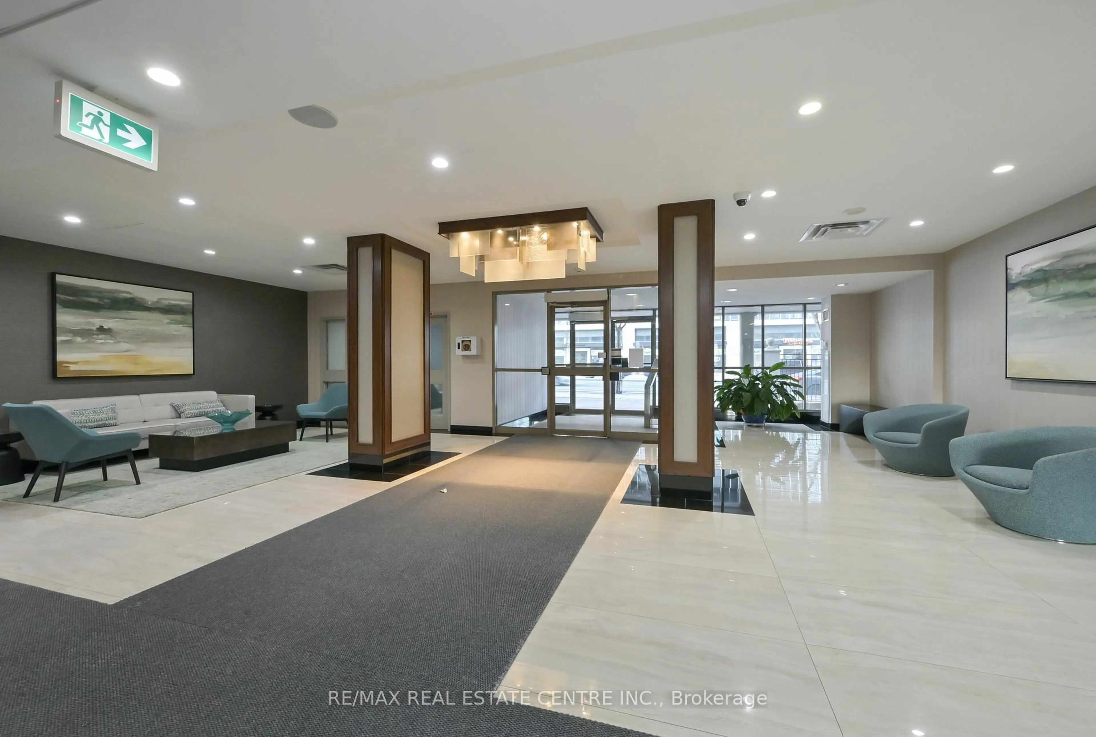 Lobby for 330 Rathburn Rd ##609, Mississauga Ontario L5B 3Y1