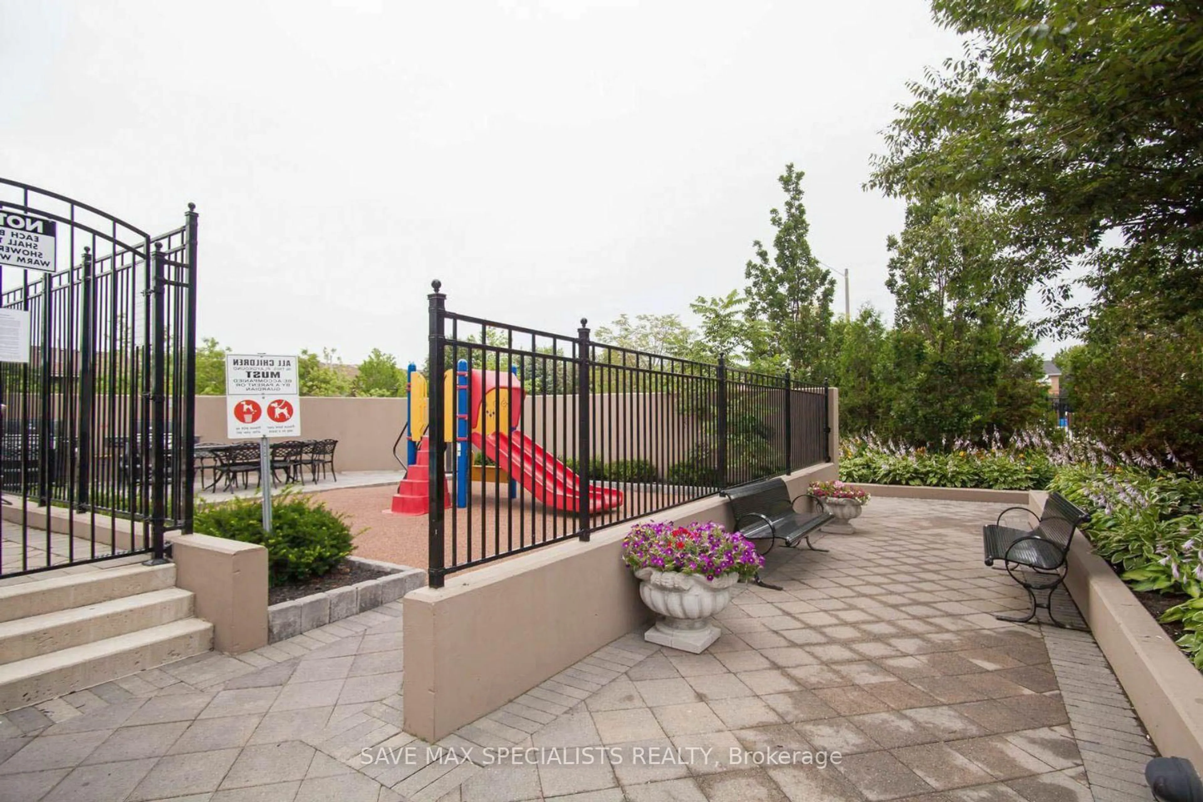 Patio, street for 220 Forum Dr #1809, Mississauga Ontario L4Z 4K1