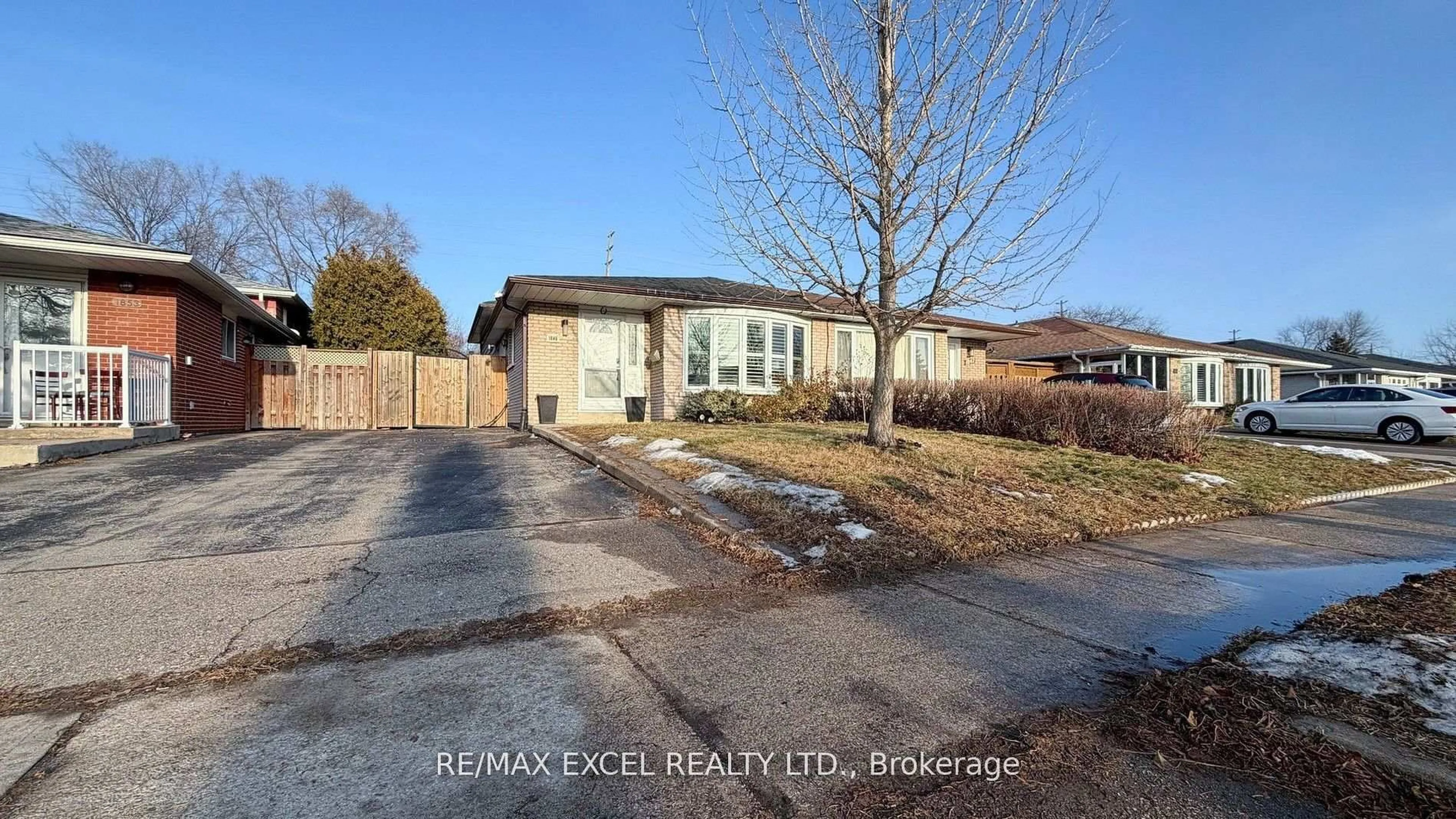 Home with brick exterior material, street for 1849 Bonnymede Dr, Mississauga Ontario L5J 1E2
