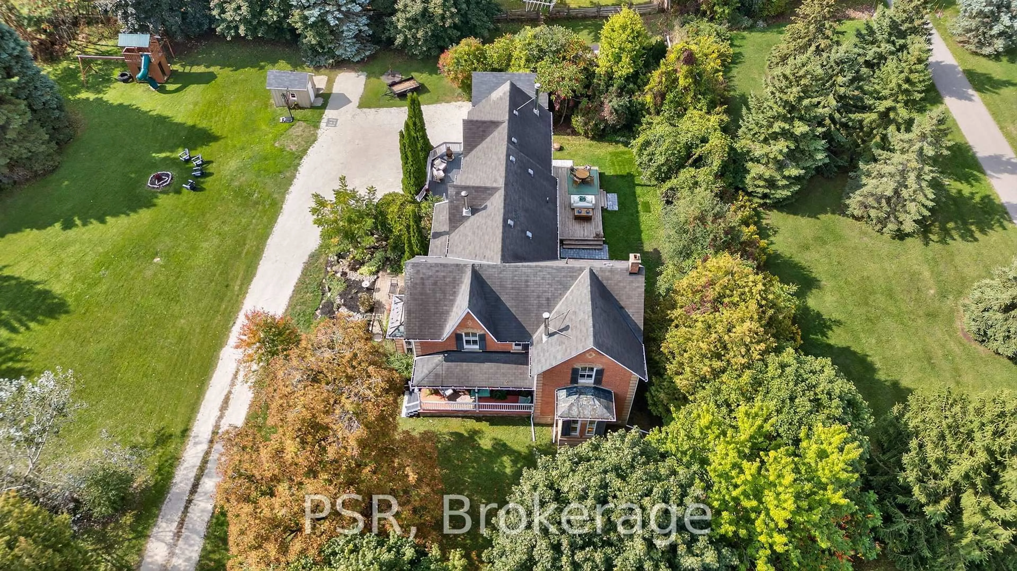 A pic from outside/outdoor area/front of a property/back of a property/a pic from drone, street for 14700 Creditview Rd, Caledon Ontario L7C 3G1