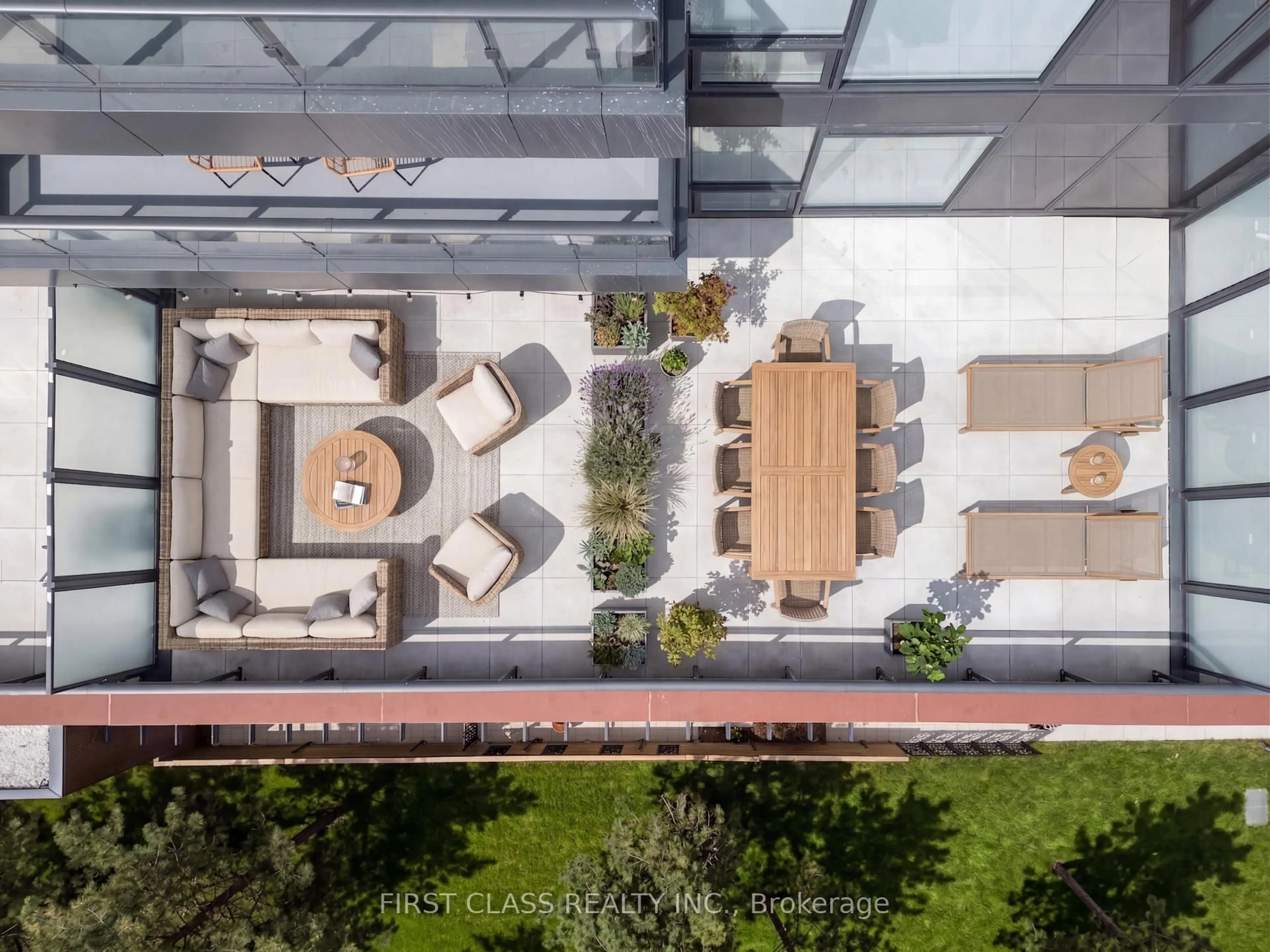 Patio, city buildings view from balcony for 28 ANN St #909, Mississauga Ontario L5G 0E1