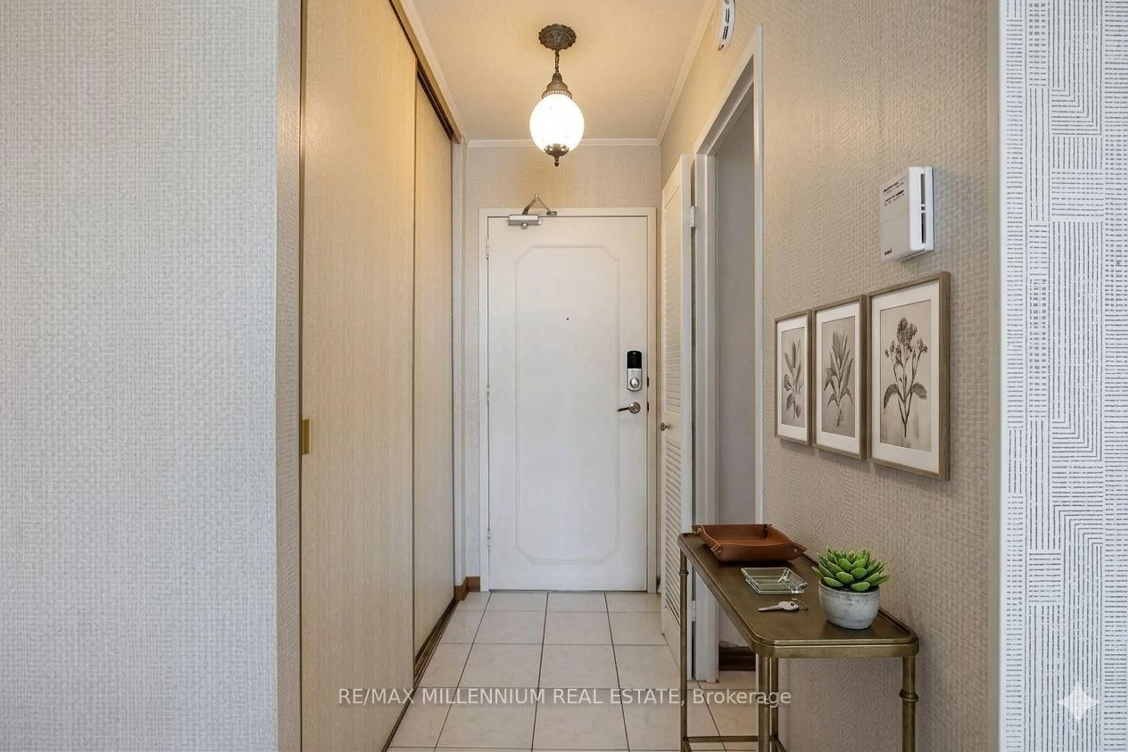 Indoor entryway for 345 Driftwood Ave #606, Toronto Ontario M3N 2P4