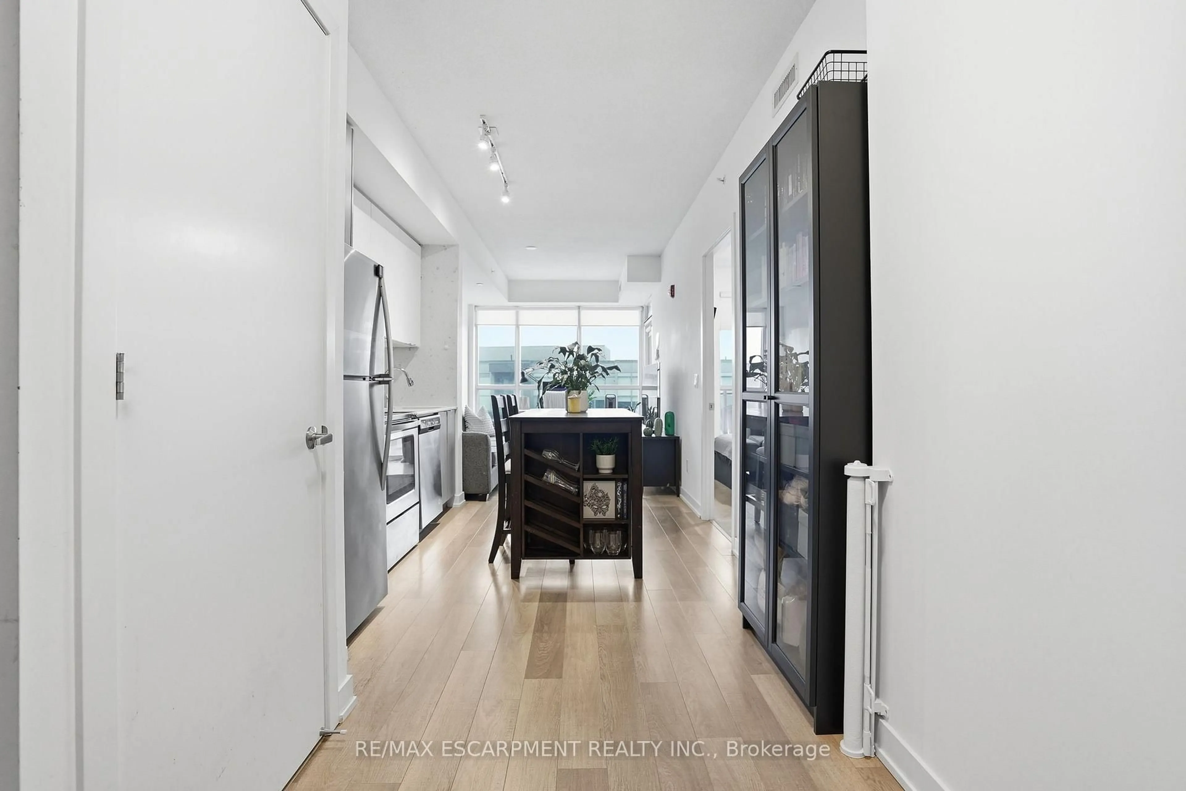 Unknown for 5240 Dundas St #B418, Burlington Ontario L7L 0J6