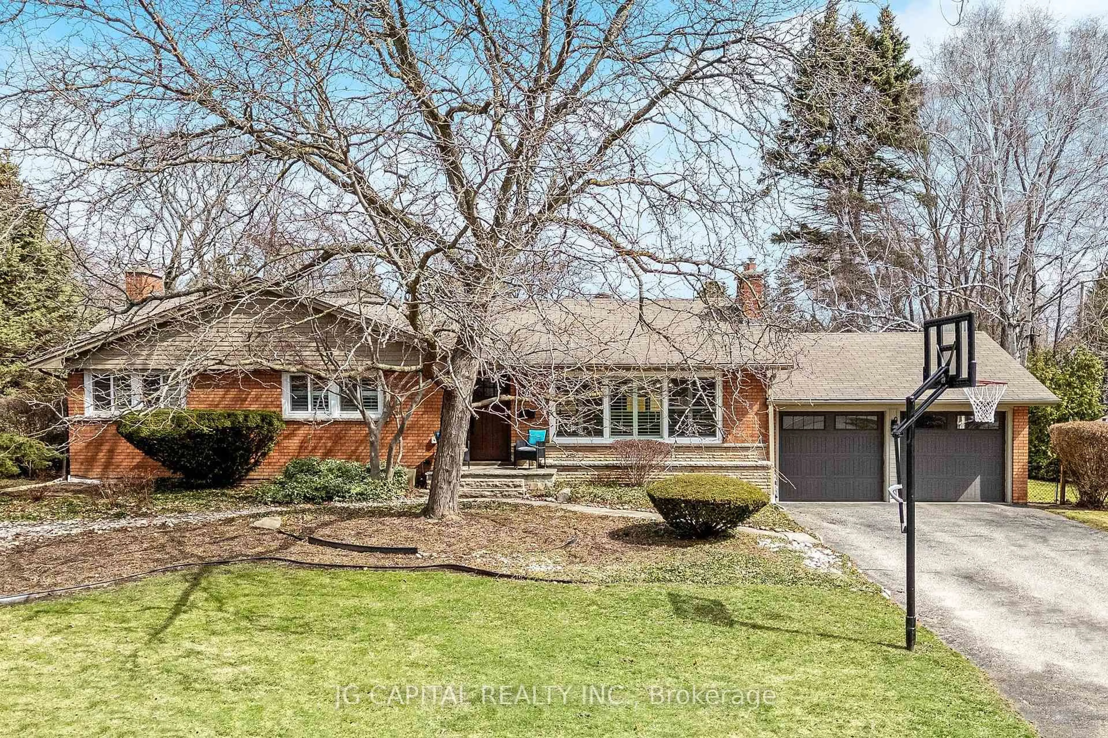 Home with brick exterior material, street for 319 South Crt, Burlington Ontario L7N 1S8