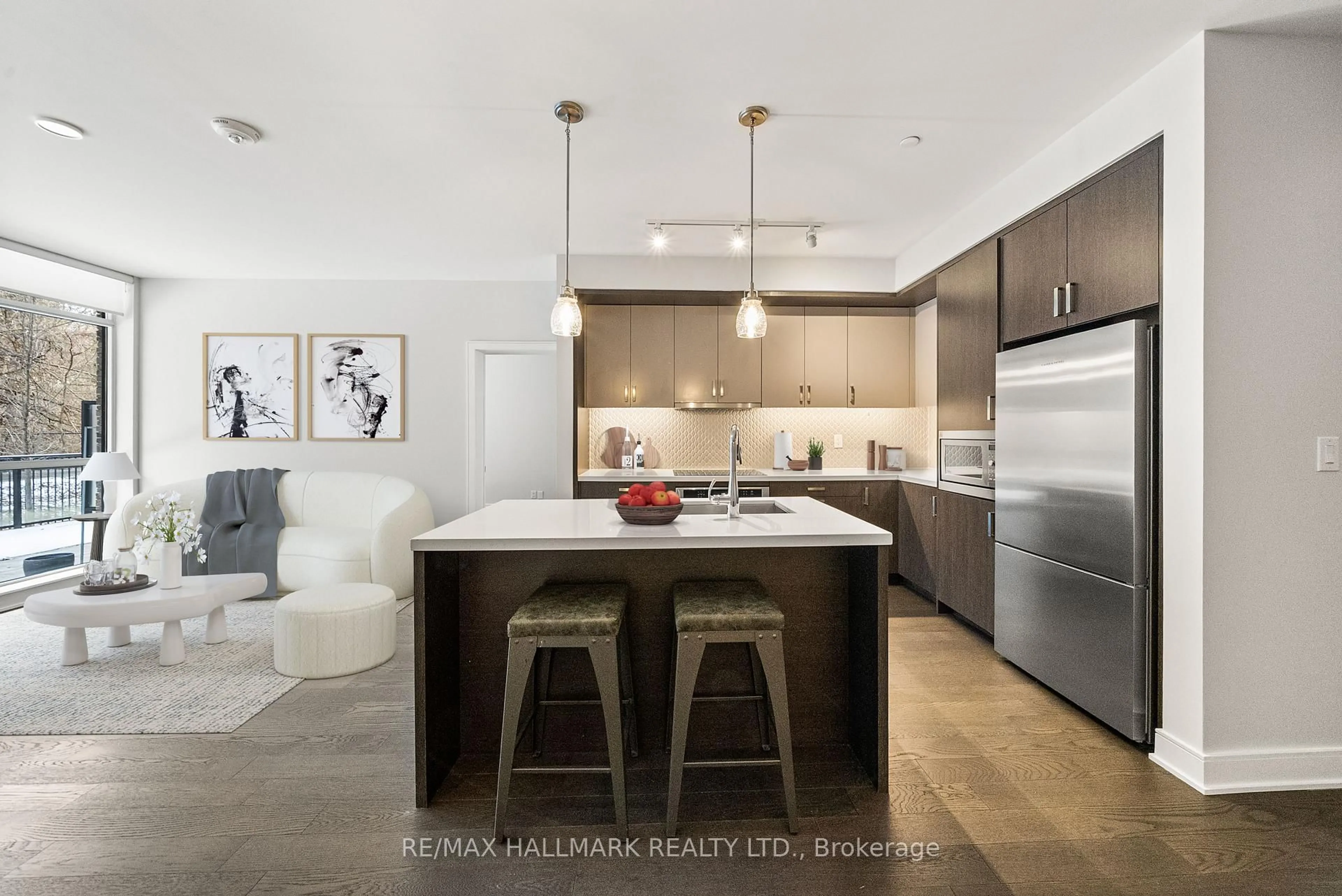Contemporary kitchen, unknown for 1575 Lakeshore Rd #111, Mississauga Ontario L5J 1J4