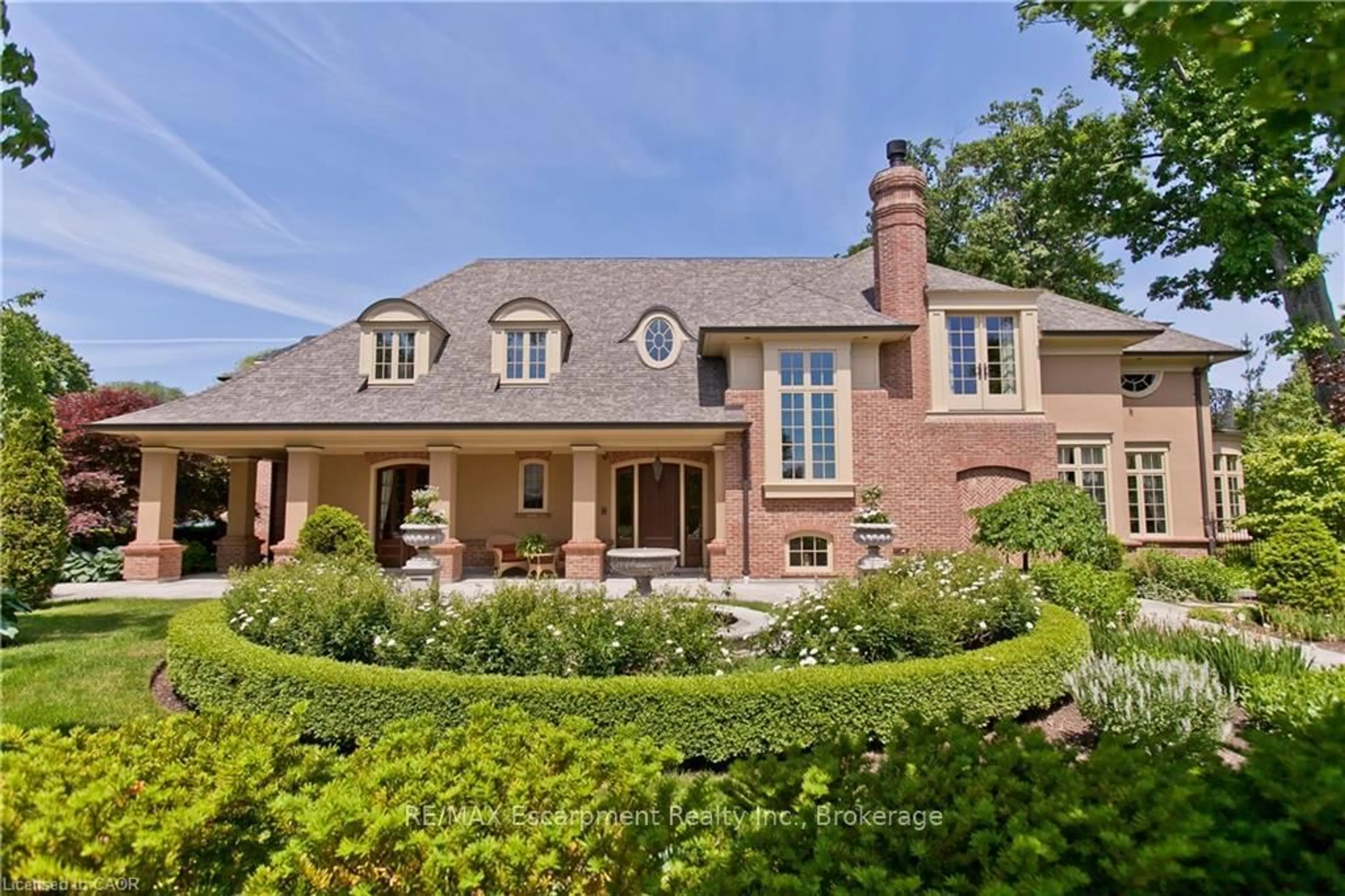 Home with brick exterior material, street for 1081 Argyle Dr, Oakville Ontario L6J 1A9