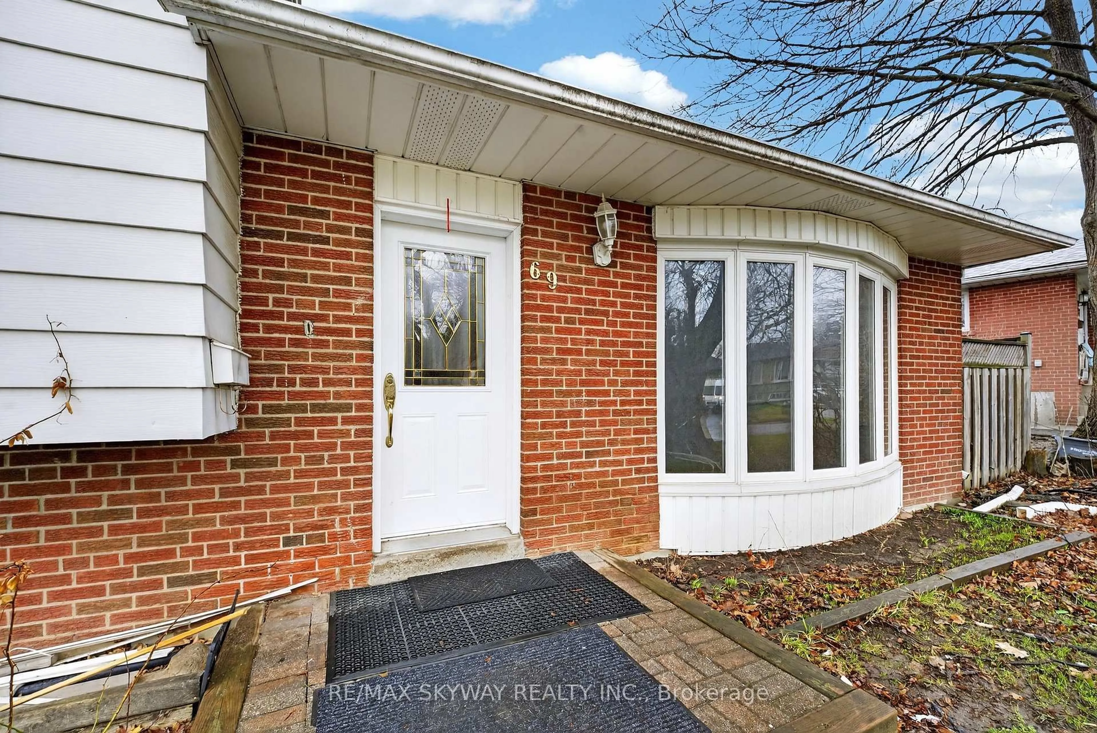 Unknown for 69 Argyle Cres, Brampton Ontario L6T 1M9