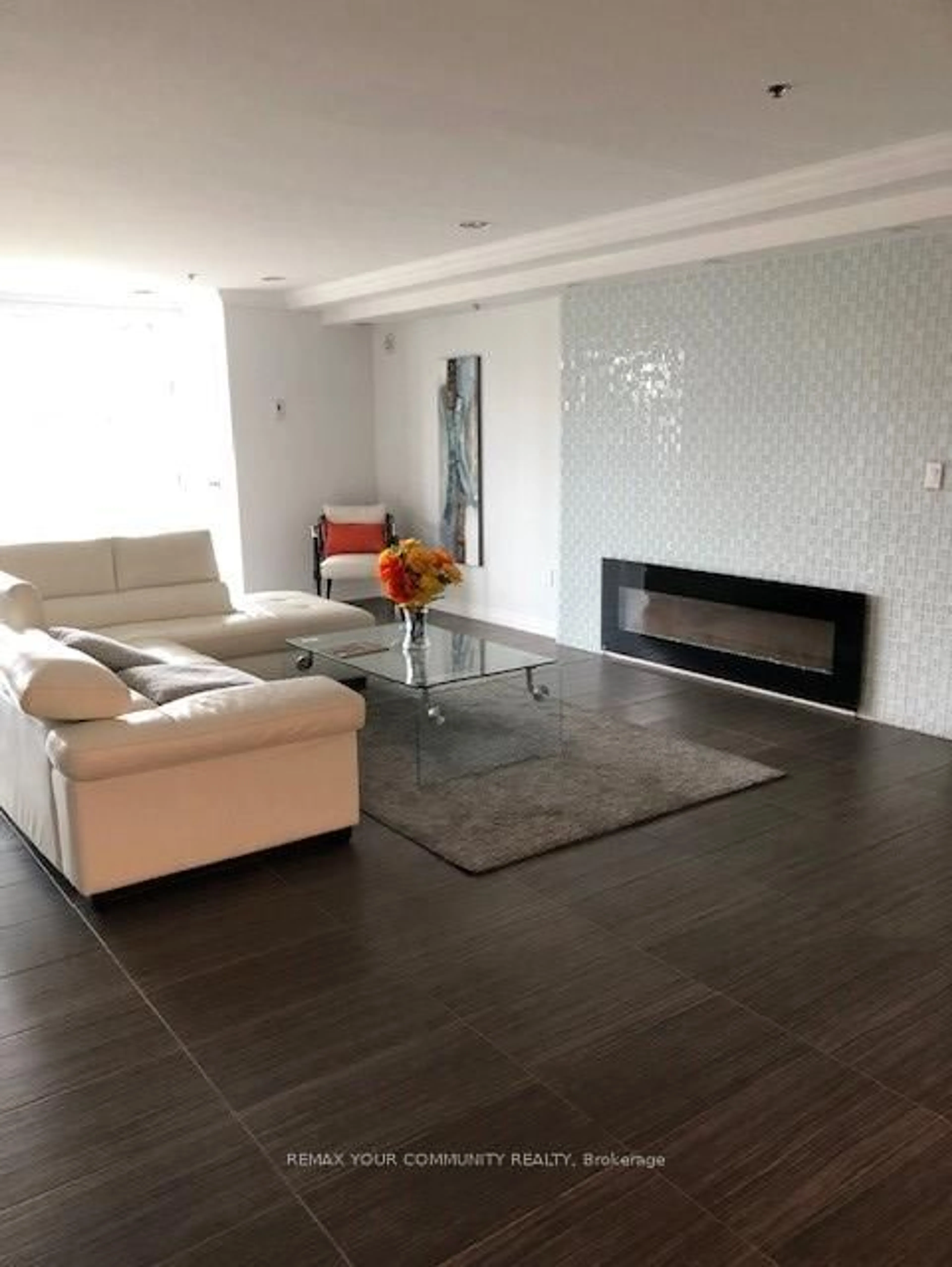 Living room with furniture, unknown for 1421 Costigan Rd #414, Milton Ontario L9T 2N4