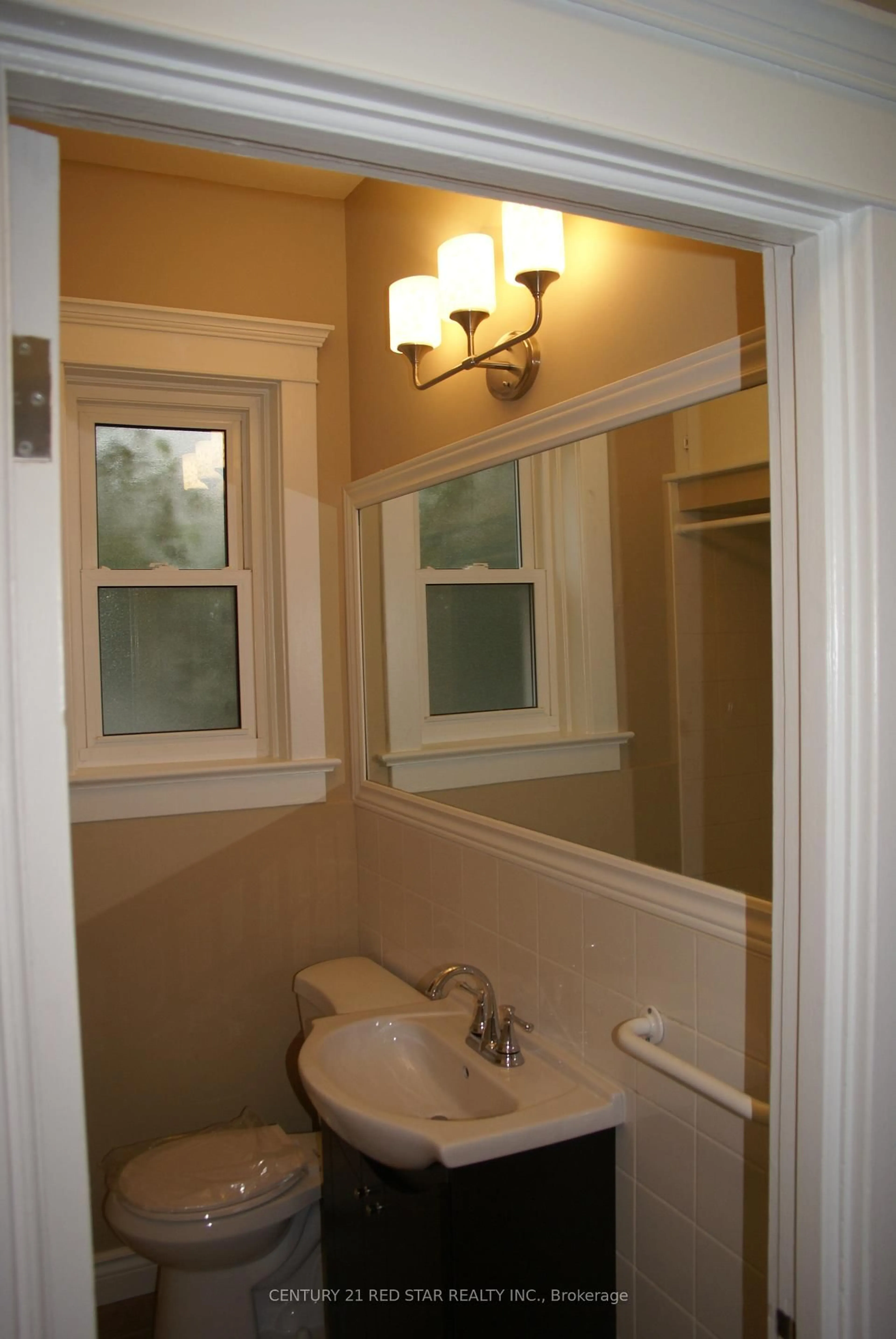 Standard bathroom, unknown for 57 Humberside Ave, Toronto Ontario M6P 1J6