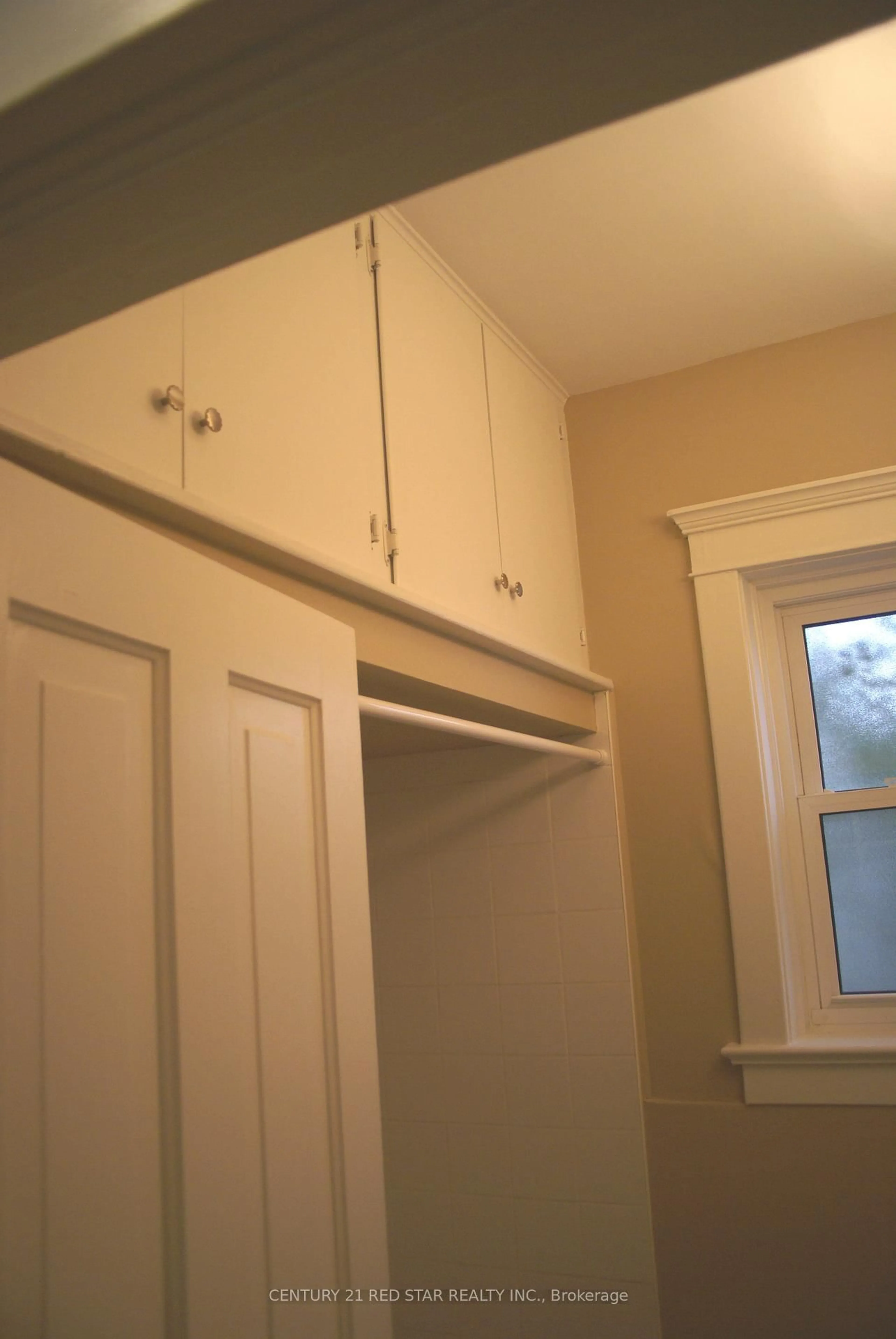 Laundry room for 57 Humberside Ave, Toronto Ontario M6P 1J6