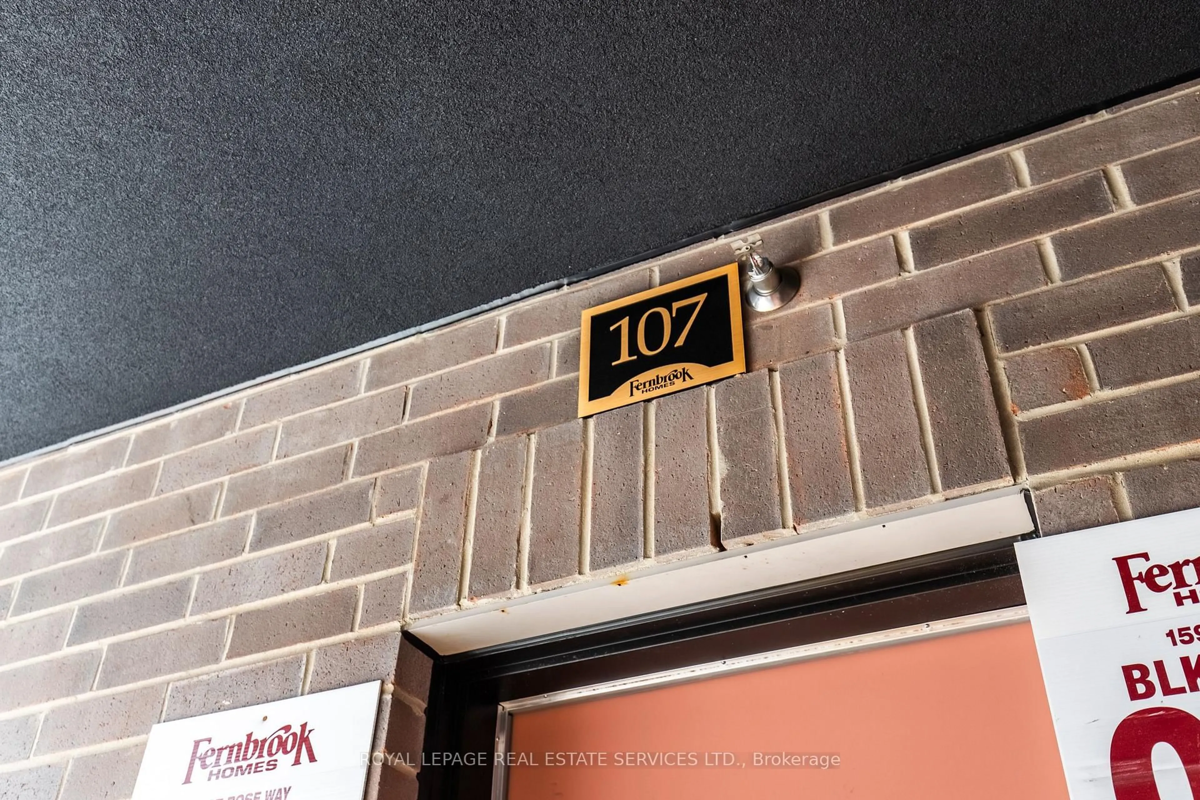 Indoor entryway for 1597 Rose Way #107, Milton Ontario L9E 1N4