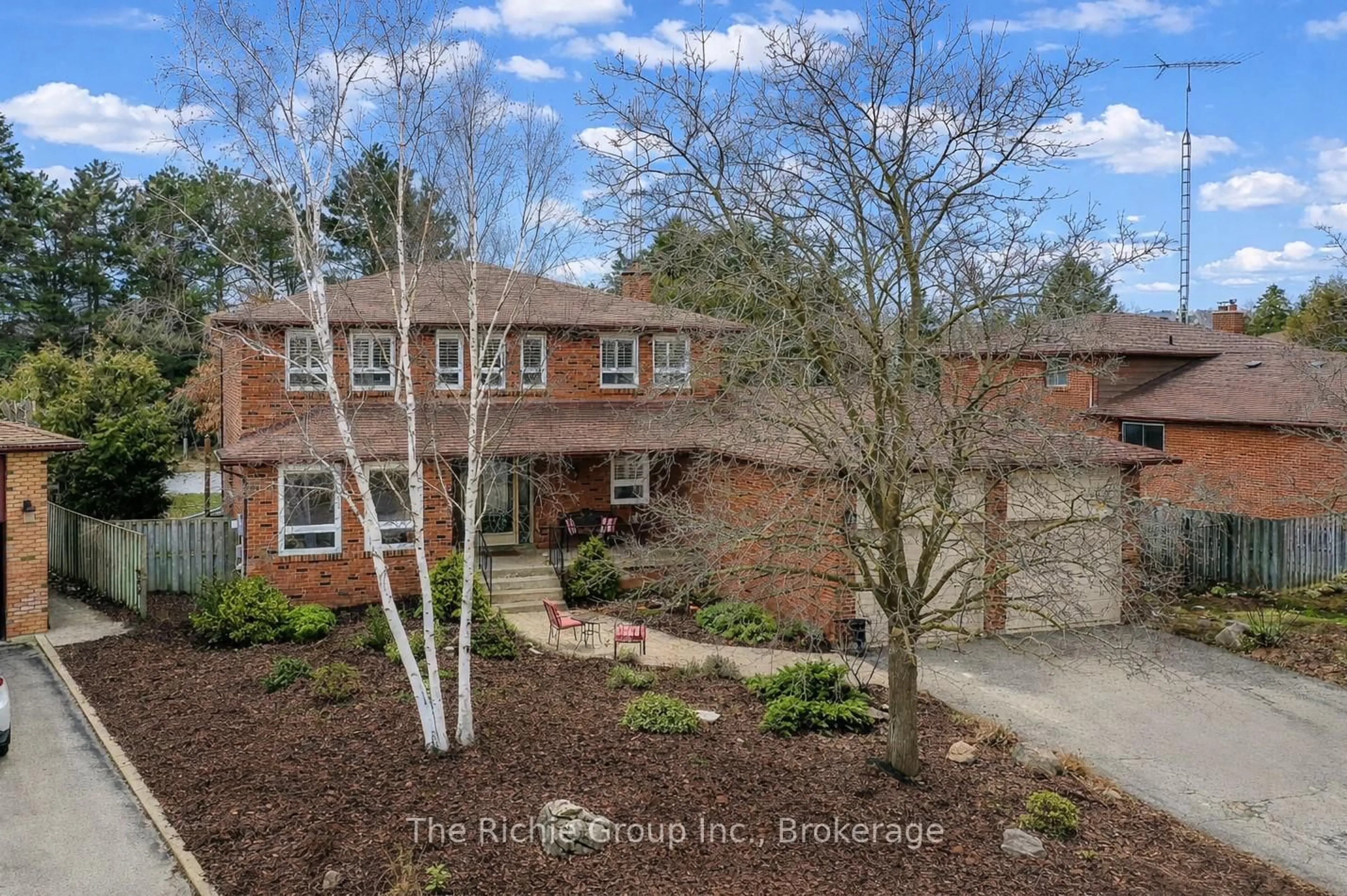 A pic from outside/outdoor area/front of a property/back of a property/a pic from drone, unknown for 75 Marilyn St, Caledon Ontario L7C 1H7