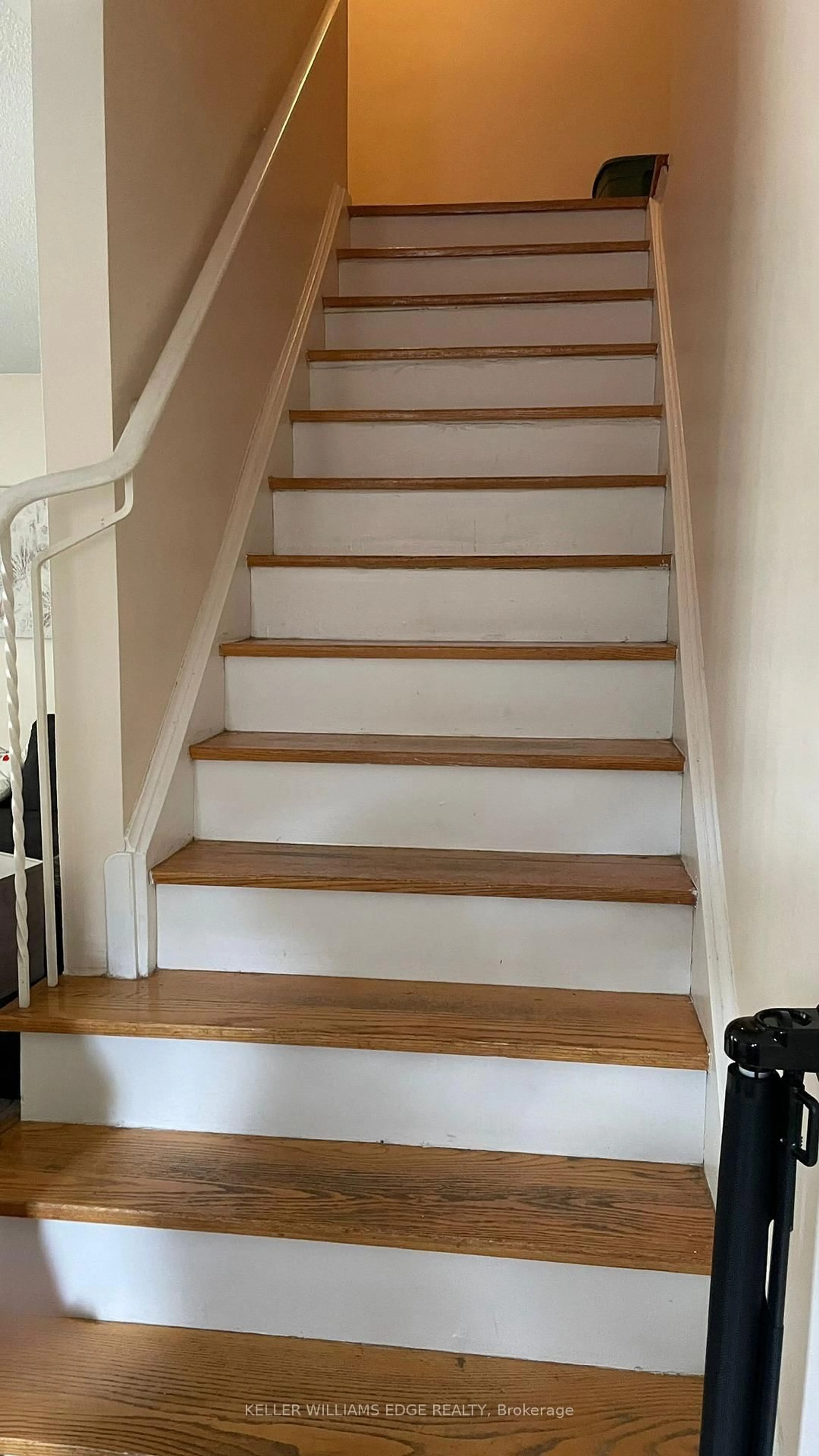Stairs for 4026 Longmoor Dr #12, Burlington Ontario L7L 1X2