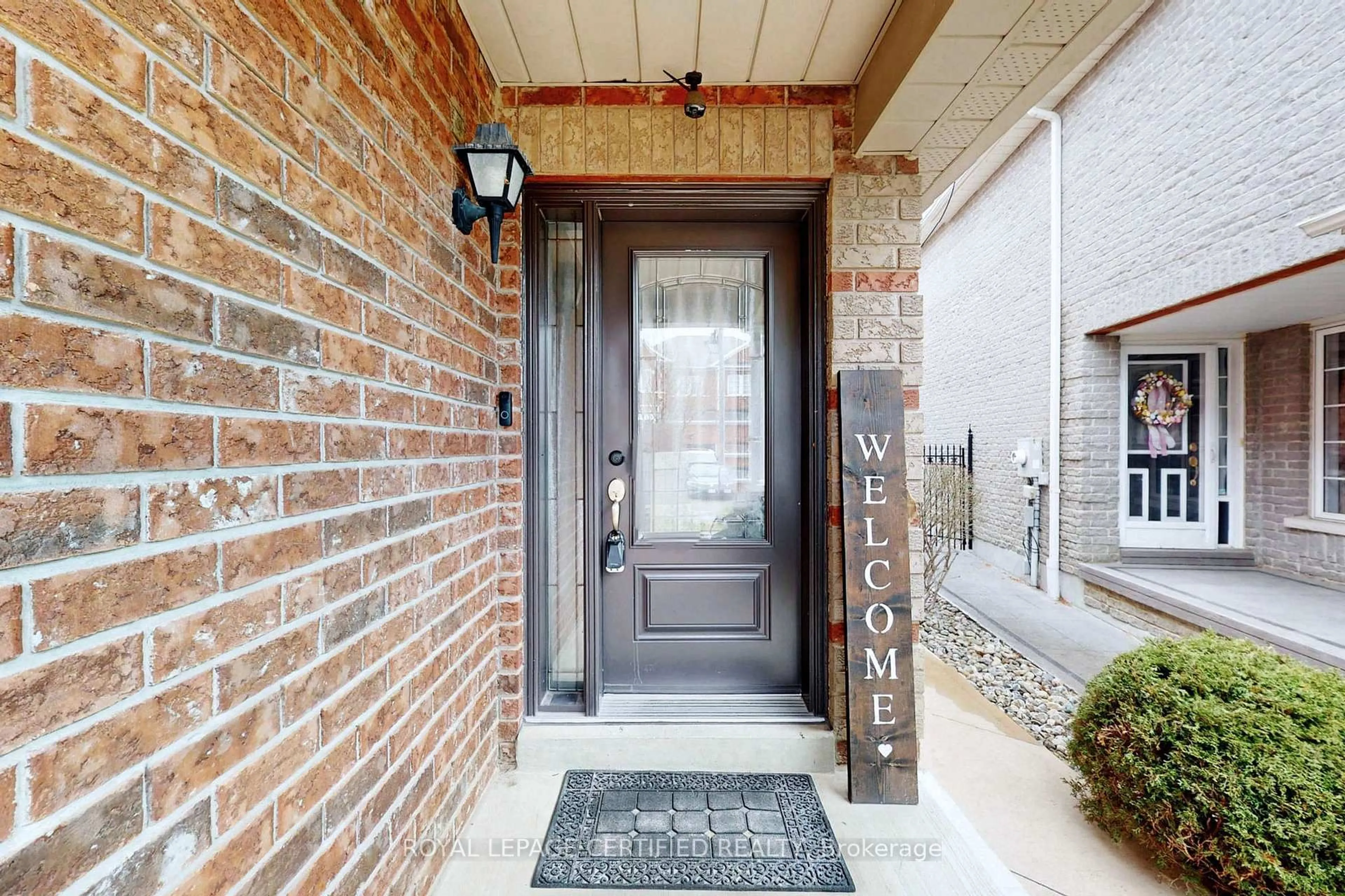 Indoor entryway for 57 Humbershed Cres, Caledon Ontario L7E 2X4