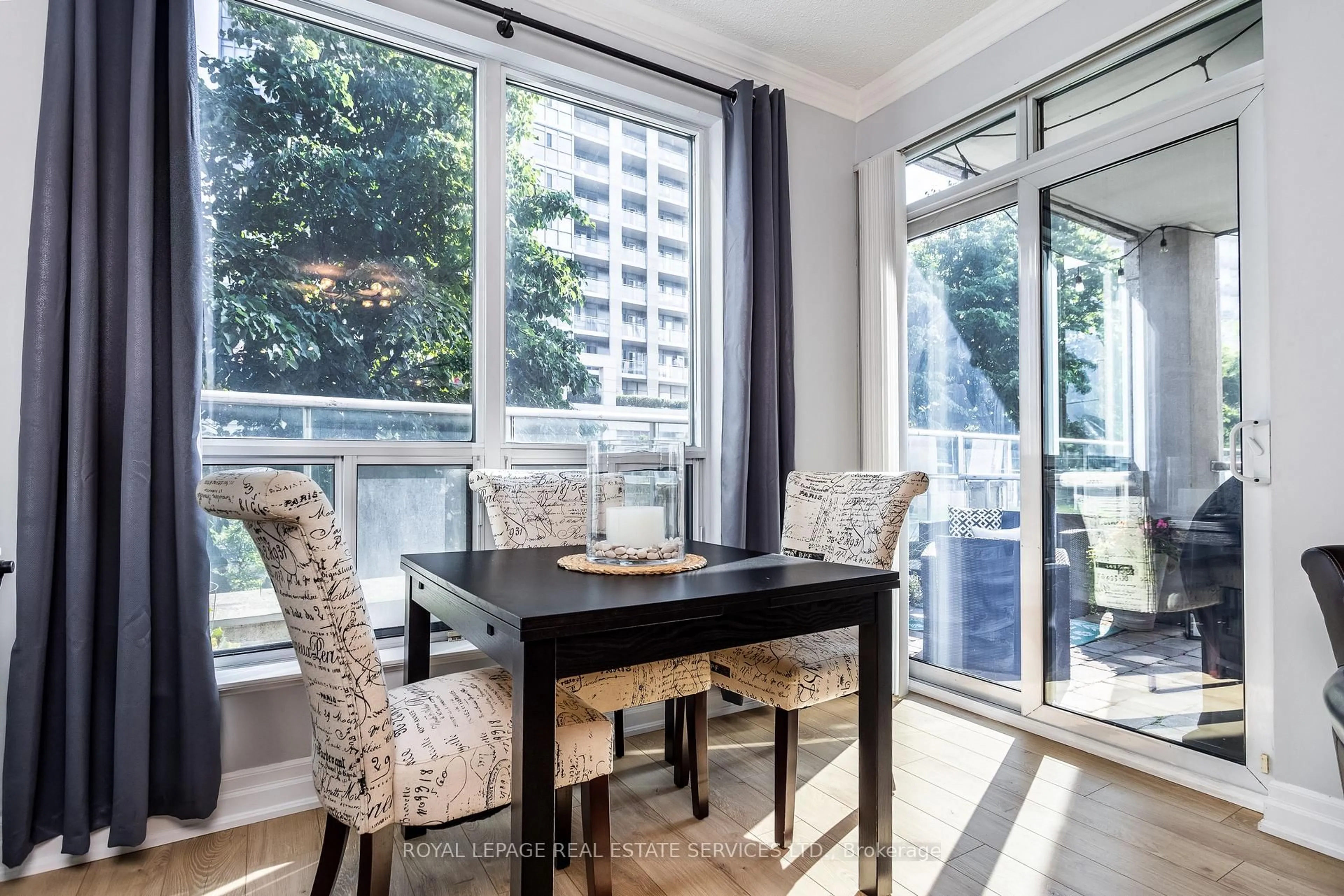 Dining room, wood/laminate floor for 2083 Lake Shore Blvd #109, Toronto Ontario M8V 4G2