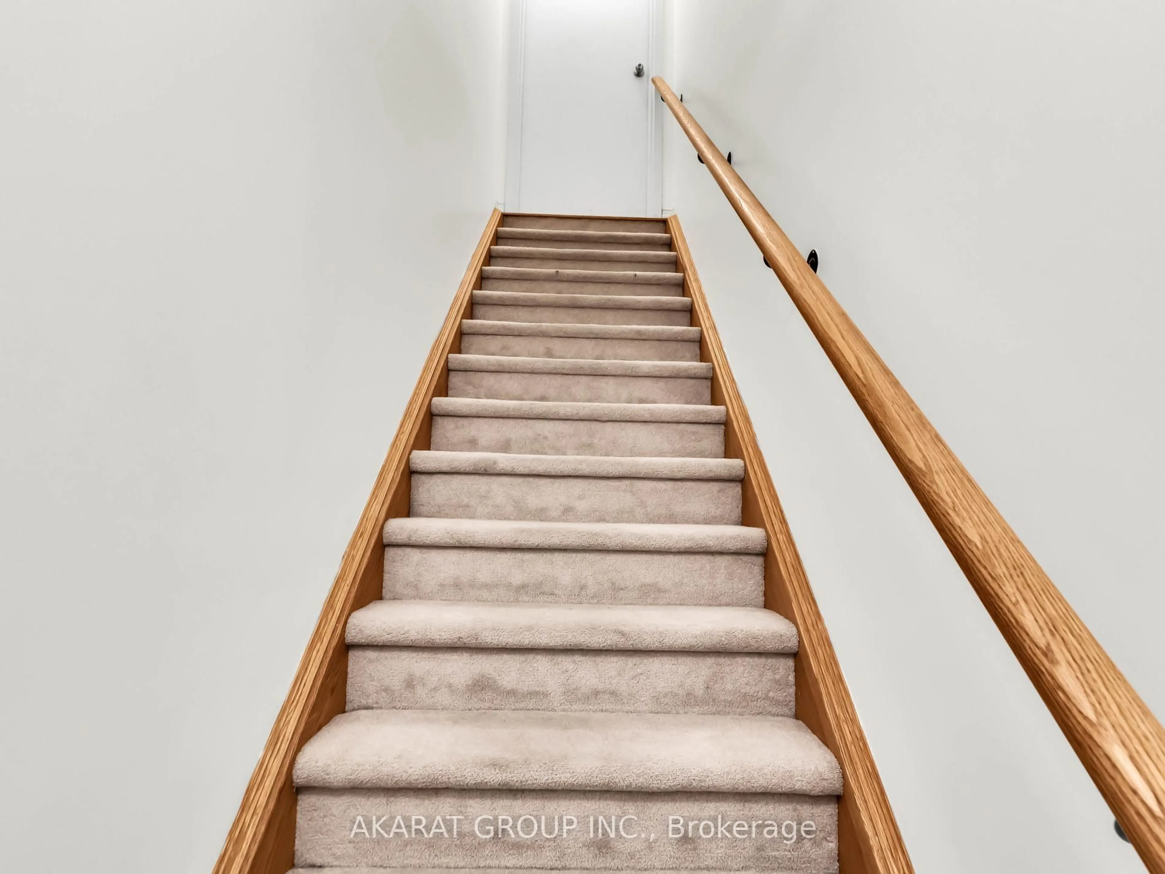 Stairs for 2500 Post Rd #16, Oakville Ontario L6H 0K1