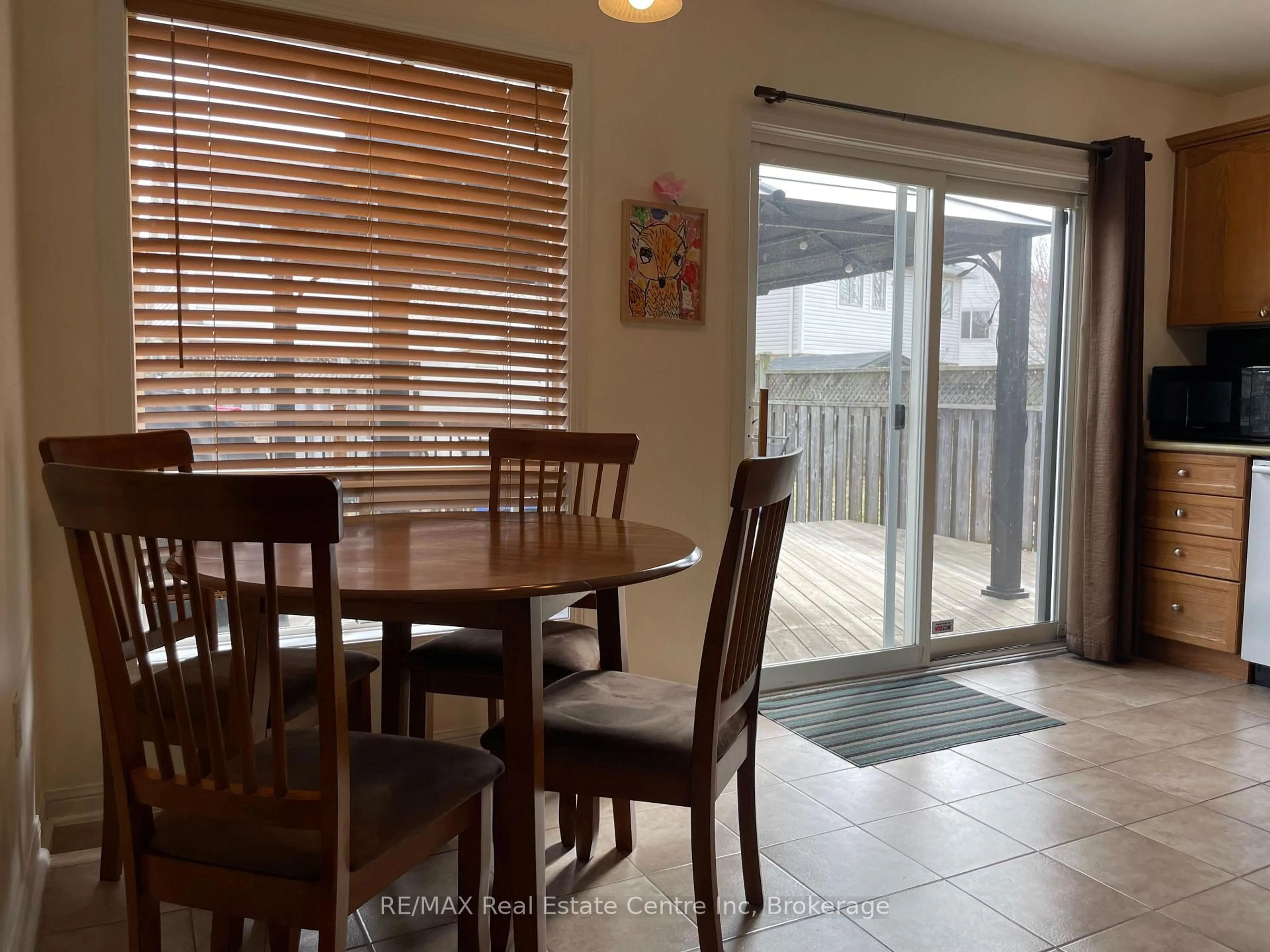 Dining room, unknown for 1518 Croft Ave, Milton Ontario L9T 5K6