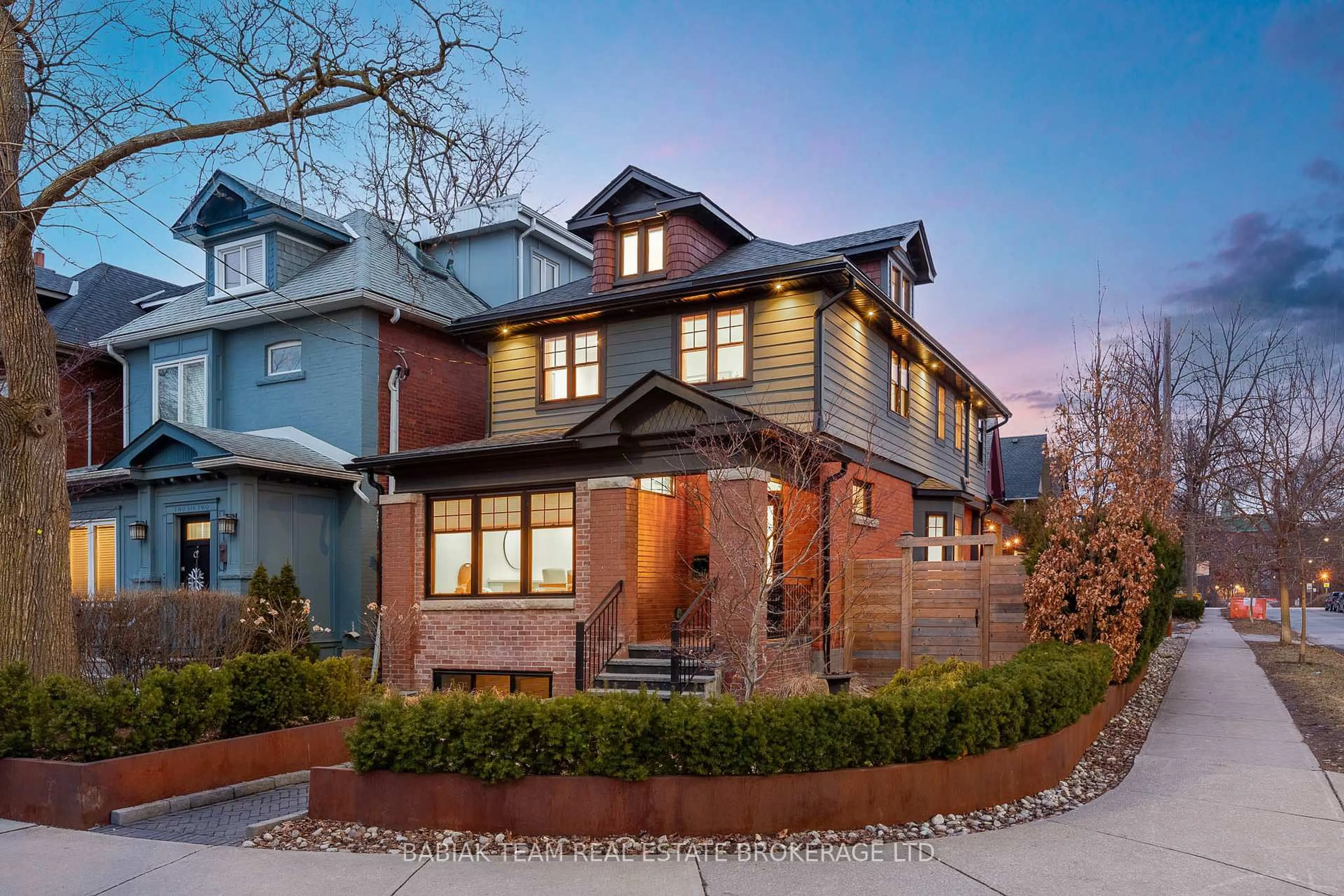 Home with brick exterior material, street for 264 Pacfic Ave, Toronto Ontario M6P 2P5