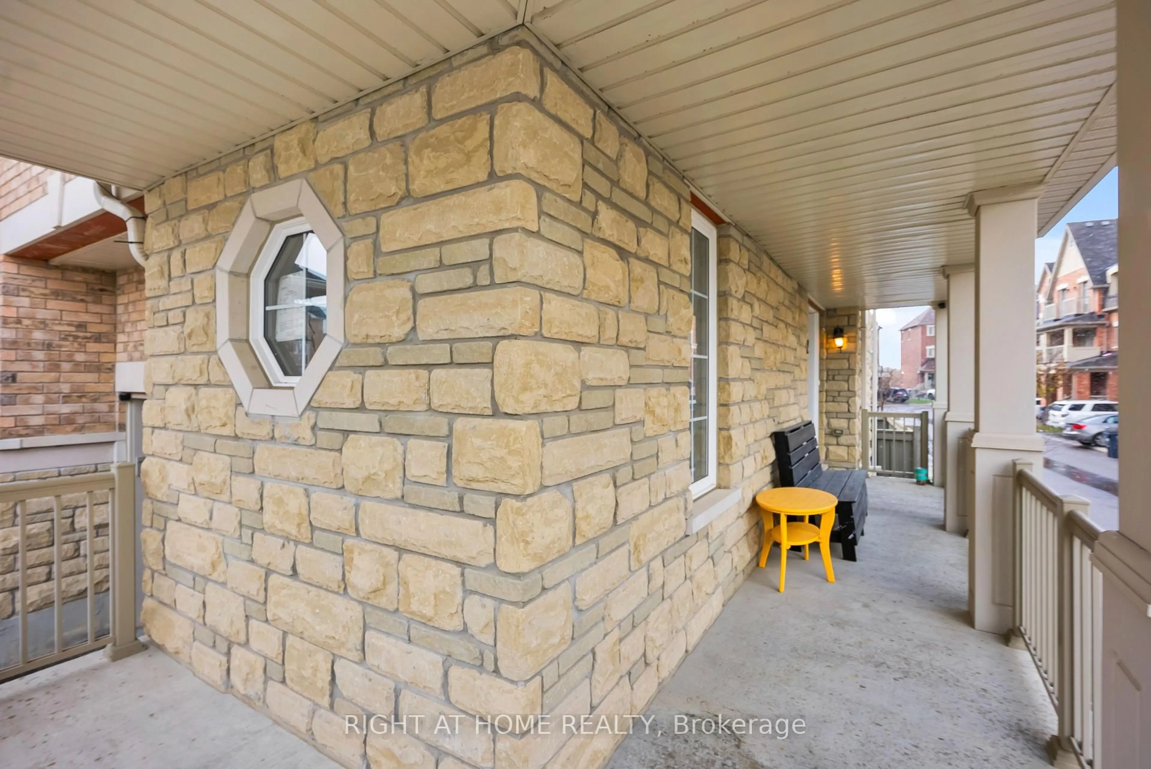 Unknown for 2 Shiff Cres, Brampton Ontario L6Z 0B4