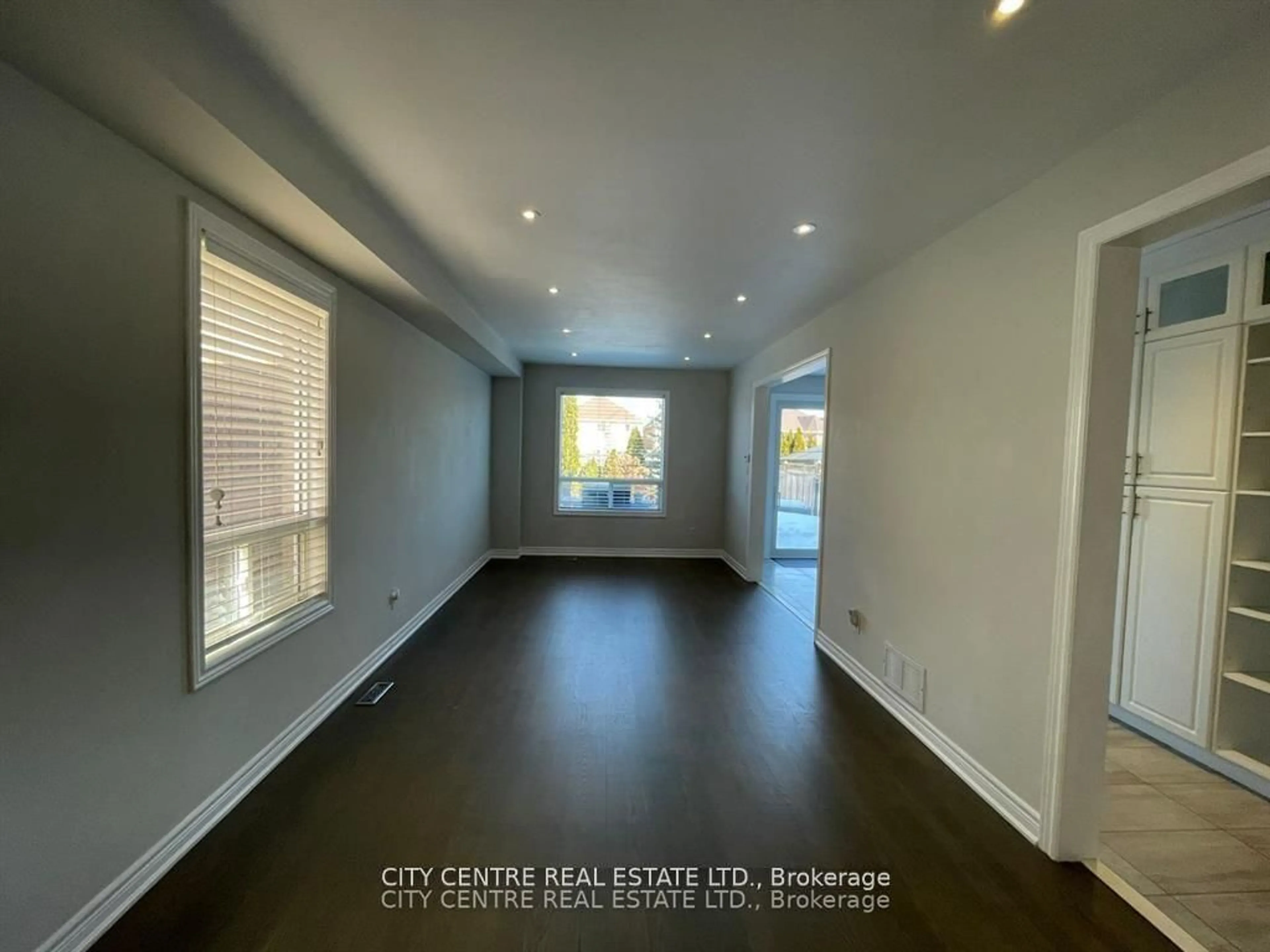 A pic of a room for 4777 Glasshill Grve, Mississauga Ontario L5M 7R6