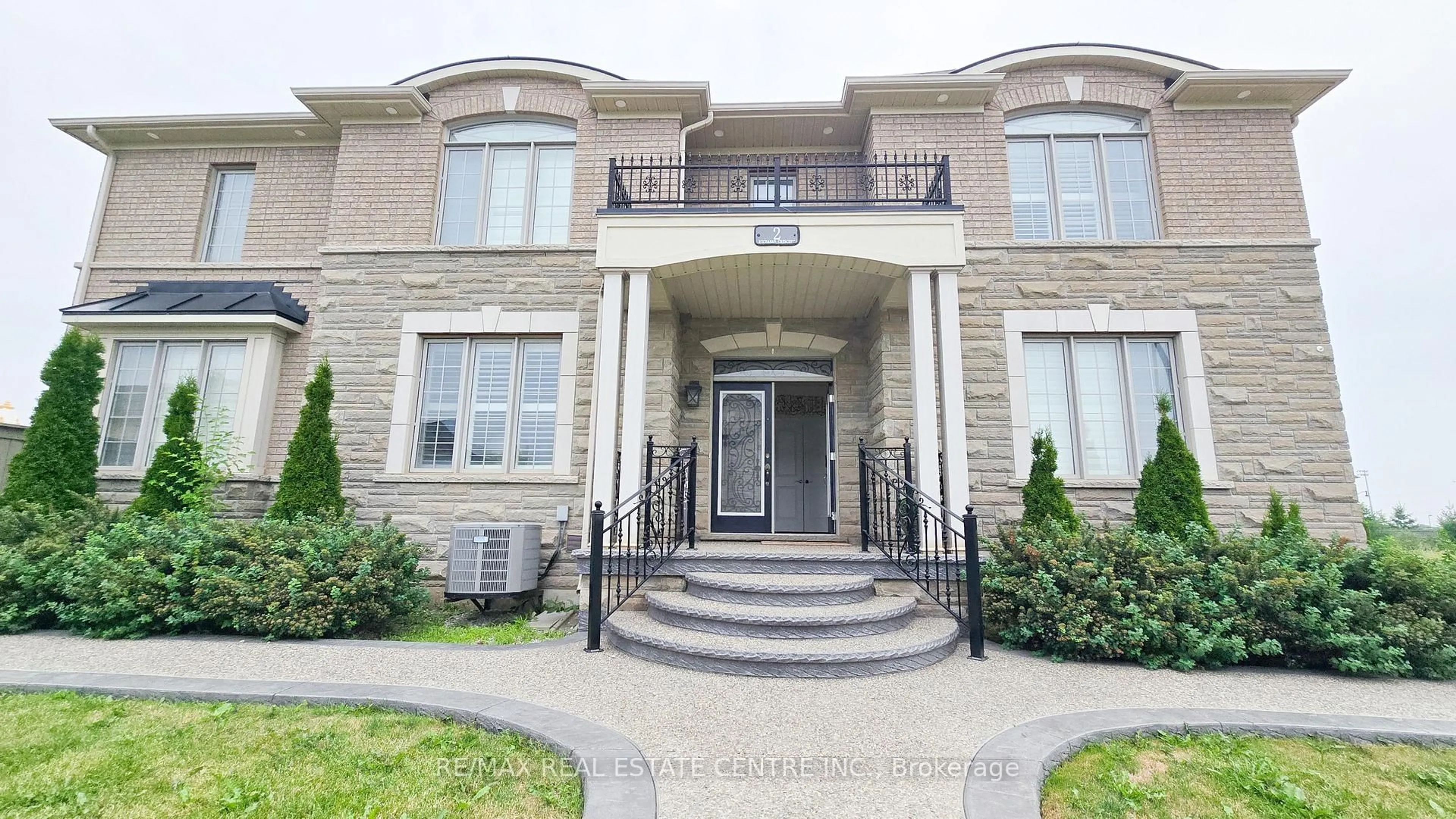Unknown for 2 Buchanan Cres, Brampton Ontario L6X 0Z3