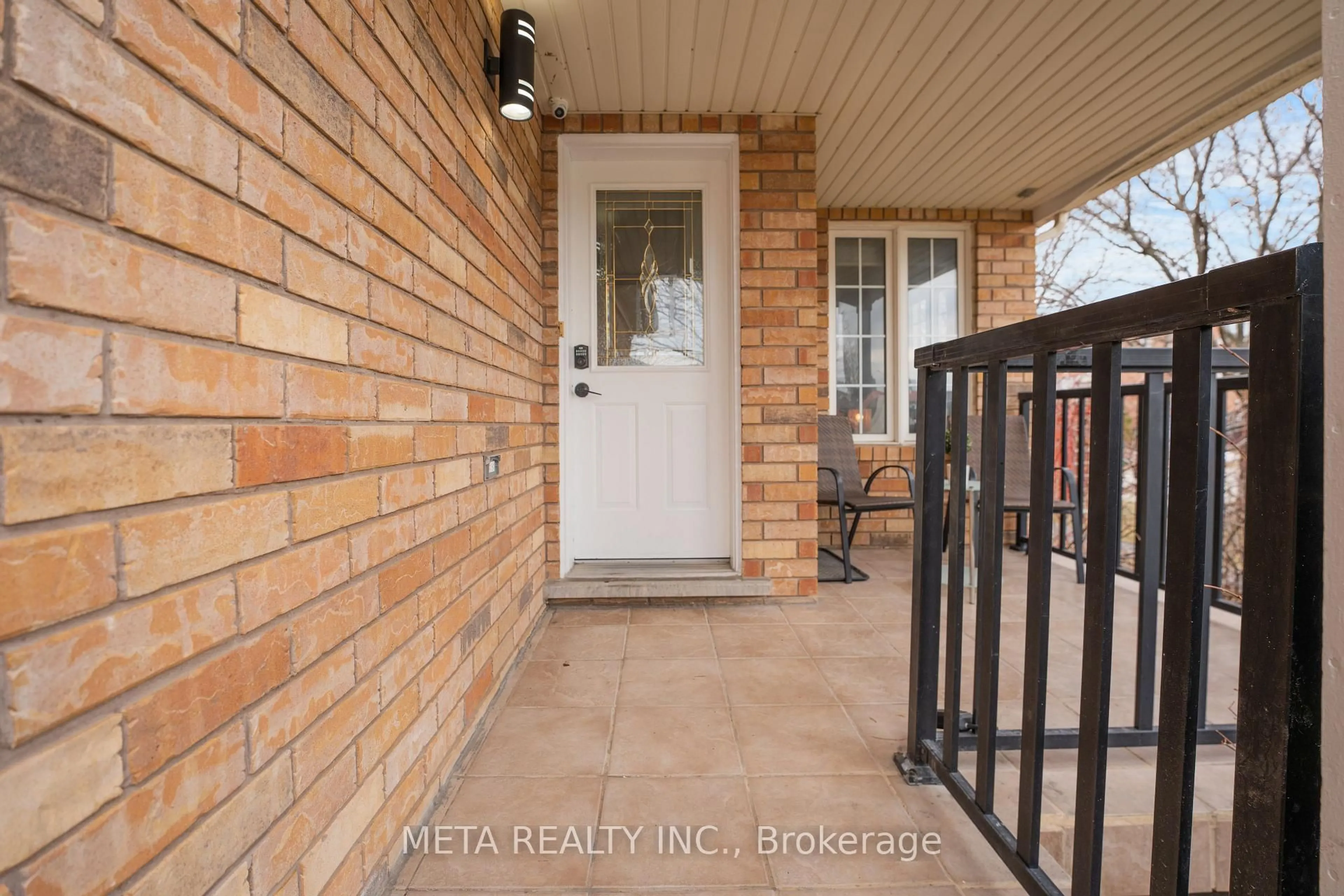 Indoor entryway for 59 Brunswick St, Brampton Ontario L6X 4Y4