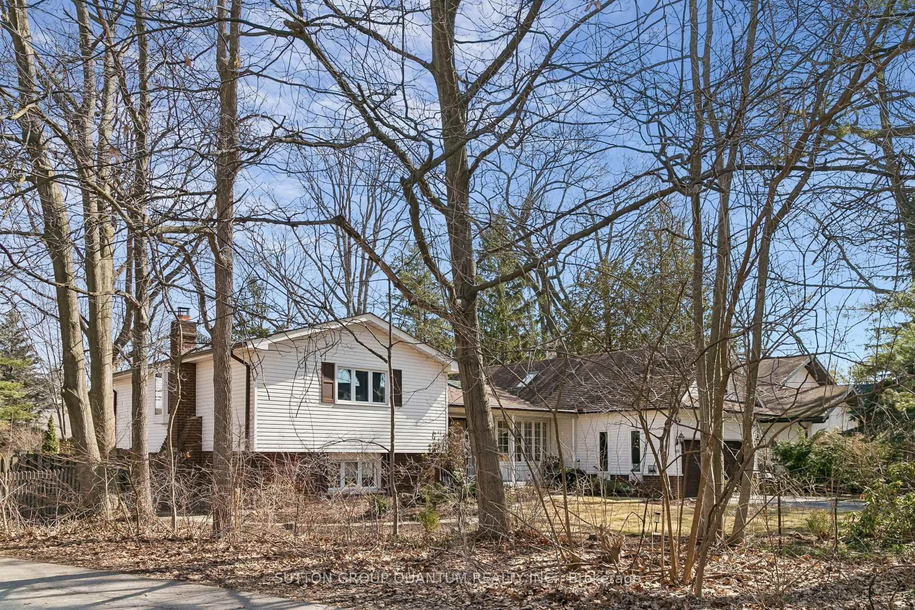 Unknown for 1431 QUEEN VICTORIA Ave, Mississauga Ontario L5H 3H2