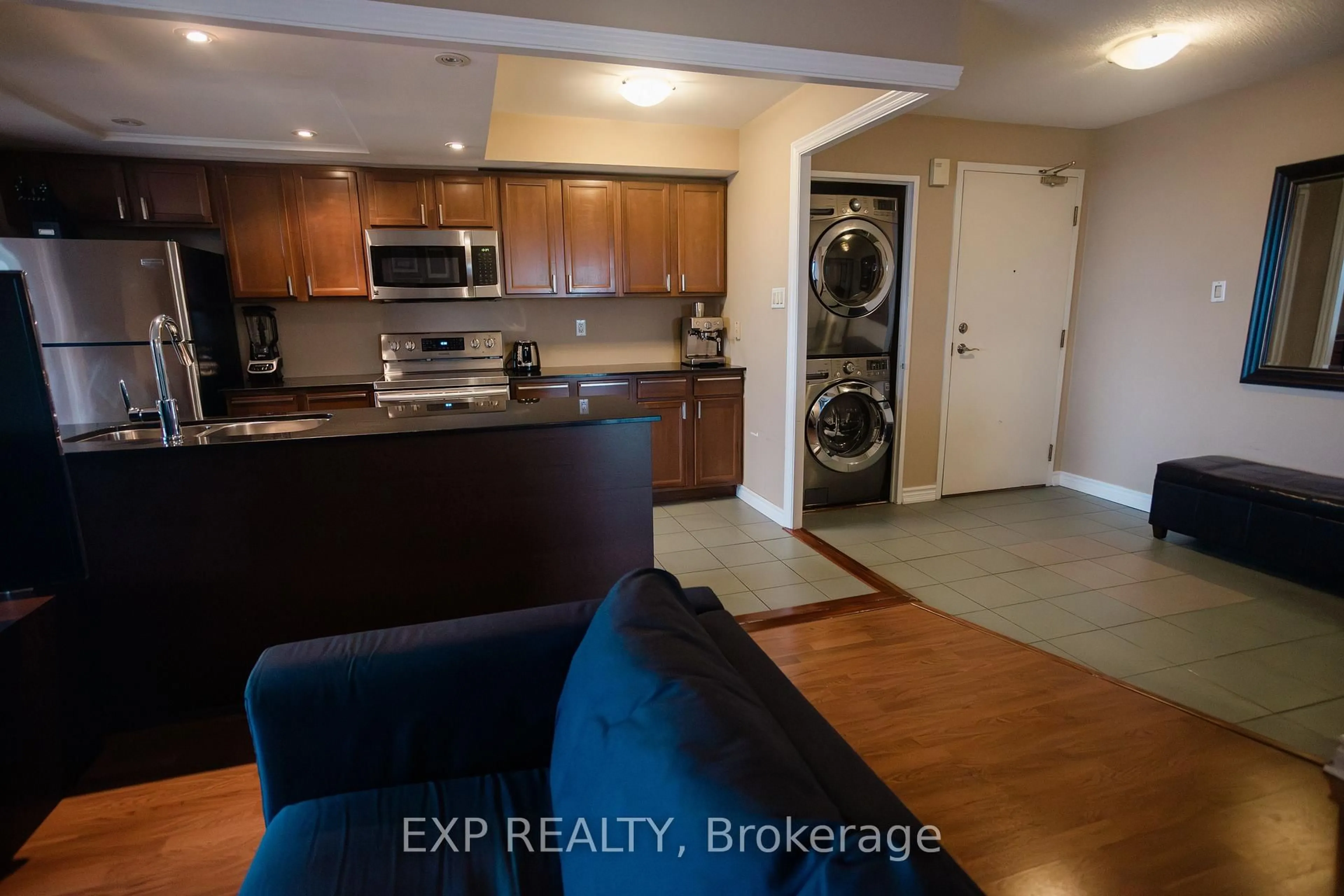 Unknown for 4450 Tucana Crt #508, Mississauga Ontario L5R 3R4