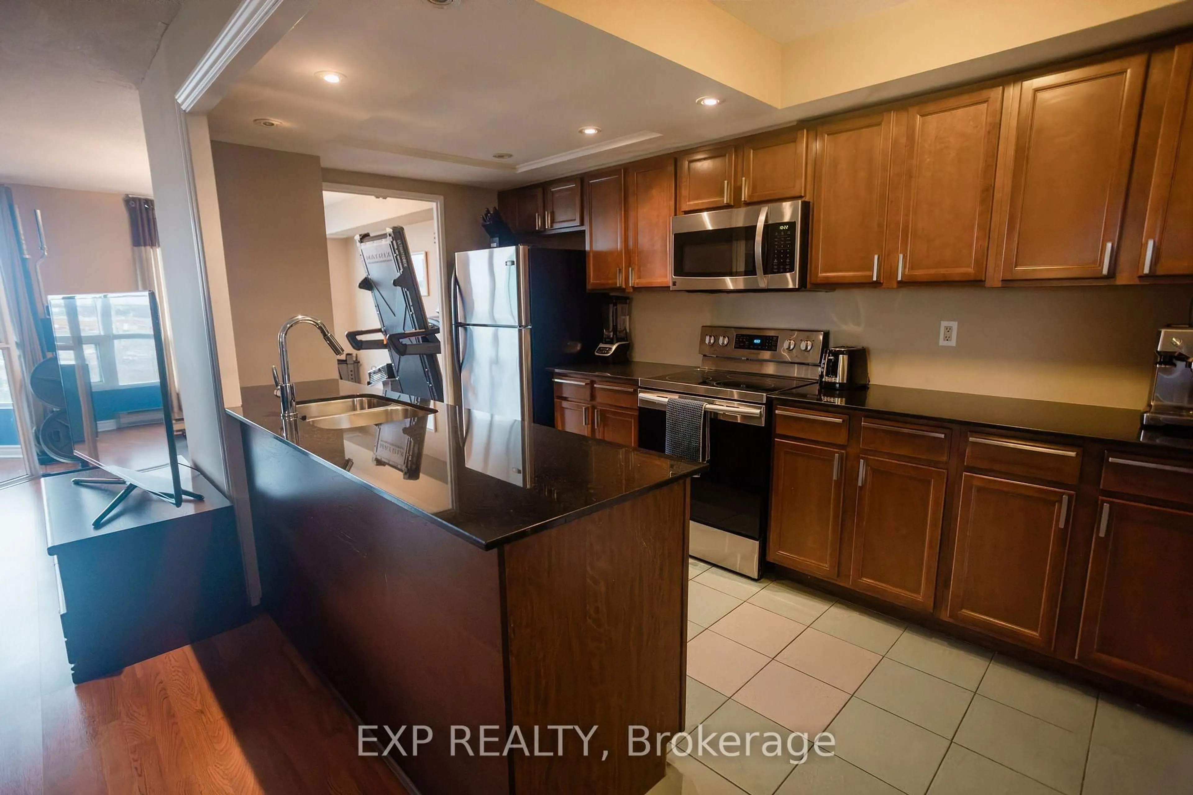 Unknown for 4450 Tucana Crt #508, Mississauga Ontario L5R 3R4