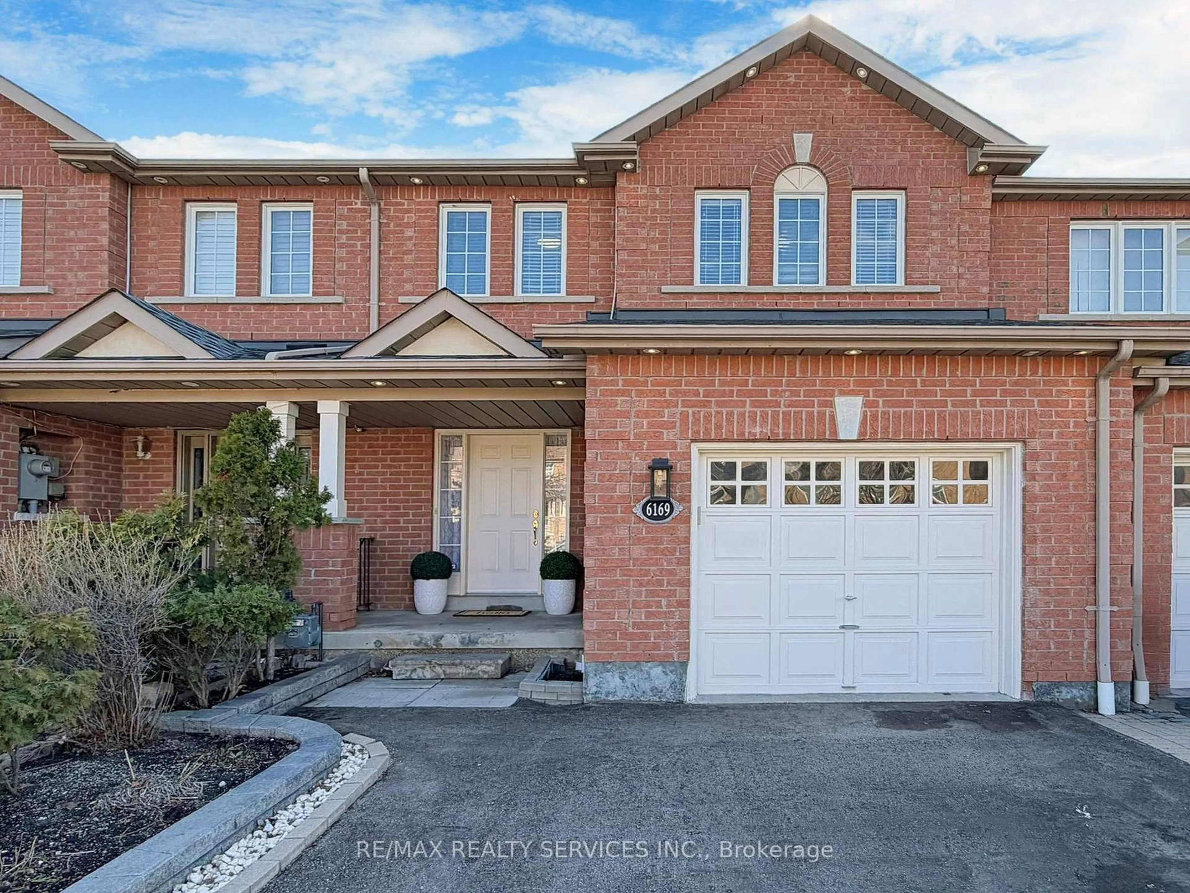 Home with brick exterior material, street for 6169 Rowers Cres, Mississauga Ontario L5V 3A1