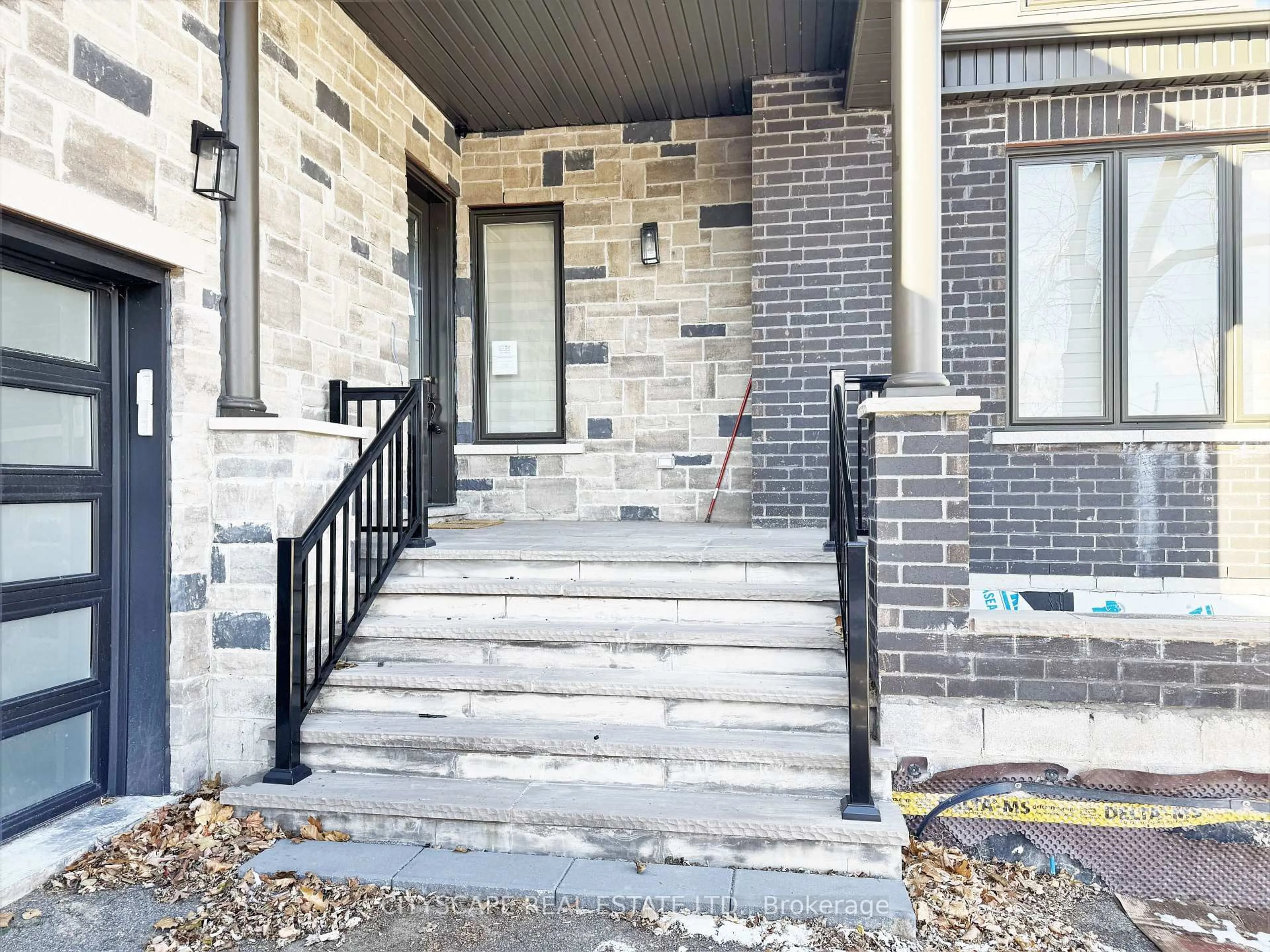 Unknown for 204 Mary St, Oakville Ontario L6K 1S4