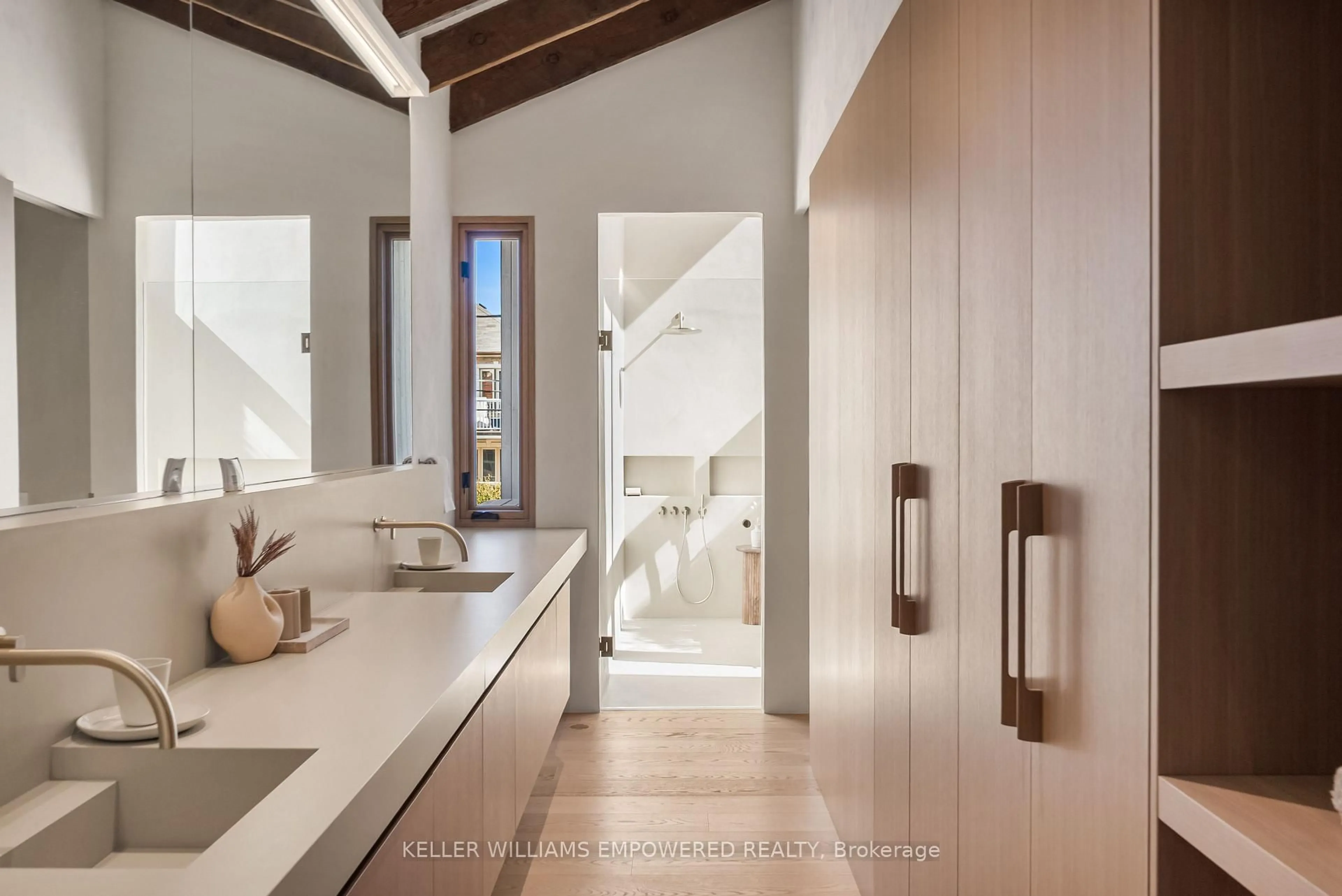 Contemporary bathroom, ceramic/tile floor for 722 Lansdowne Ave, Toronto Ontario M6H 3Y8