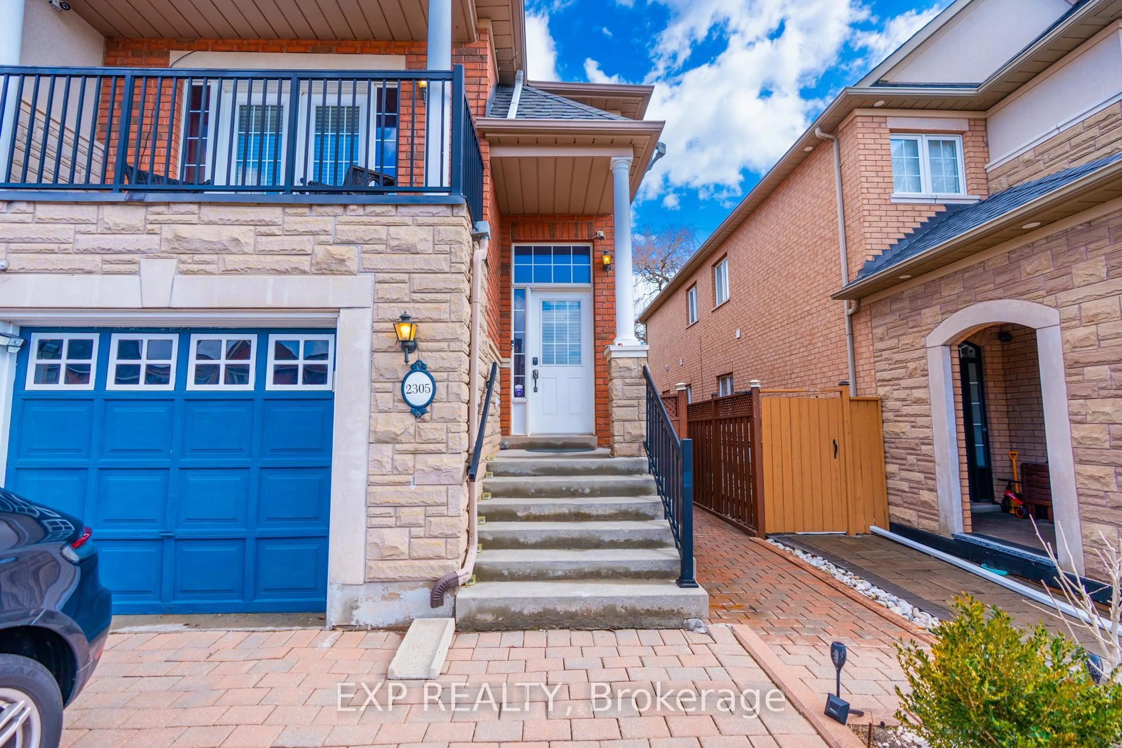 Home with brick exterior material, street for 2305 Newcastle Cres, Oakville Ontario L6M 4P5
