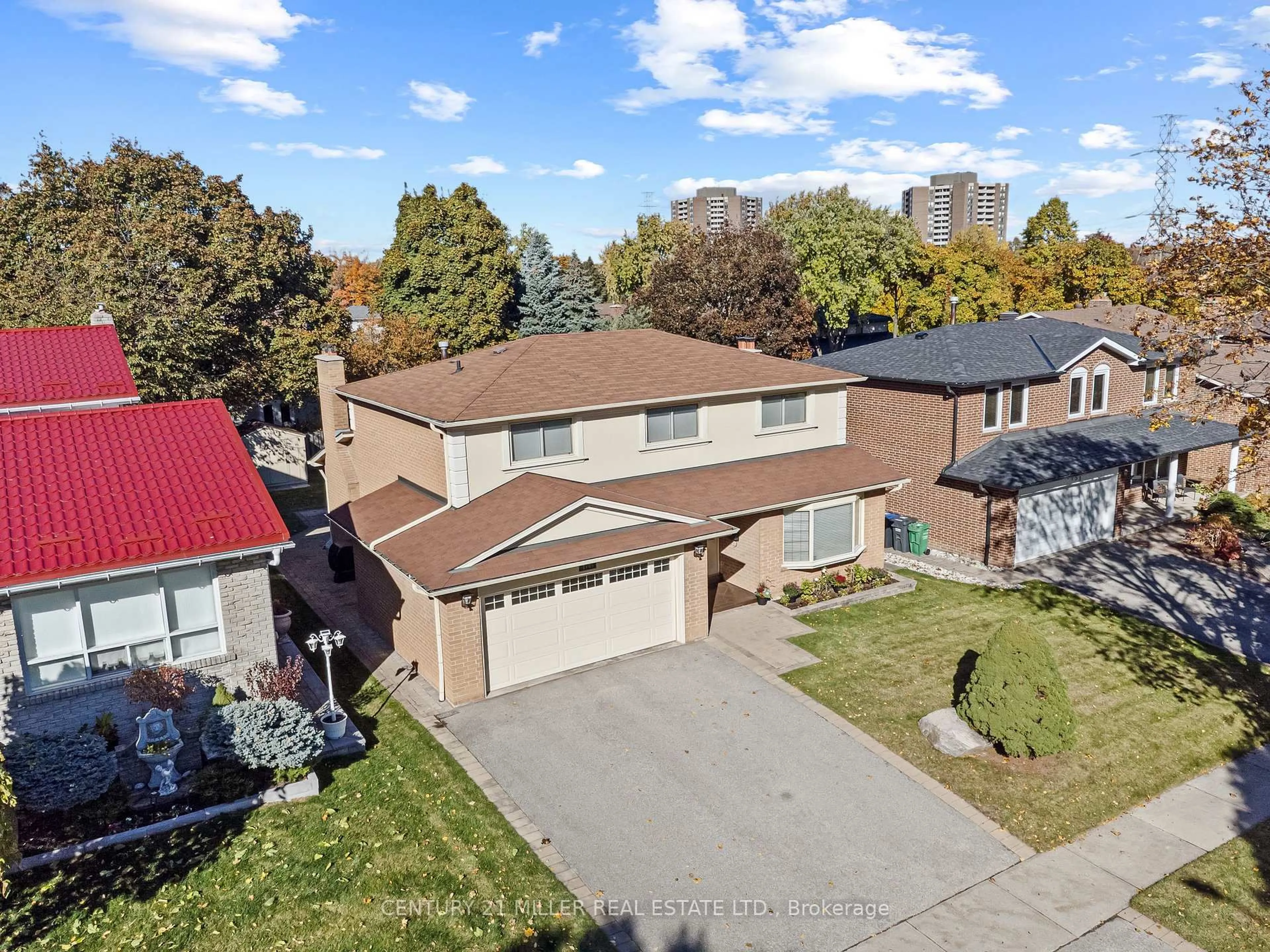 A pic from outside/outdoor area/front of a property/back of a property/a pic from drone, street for 1745 Saltdene Terr, Mississauga Ontario L4W 2E3