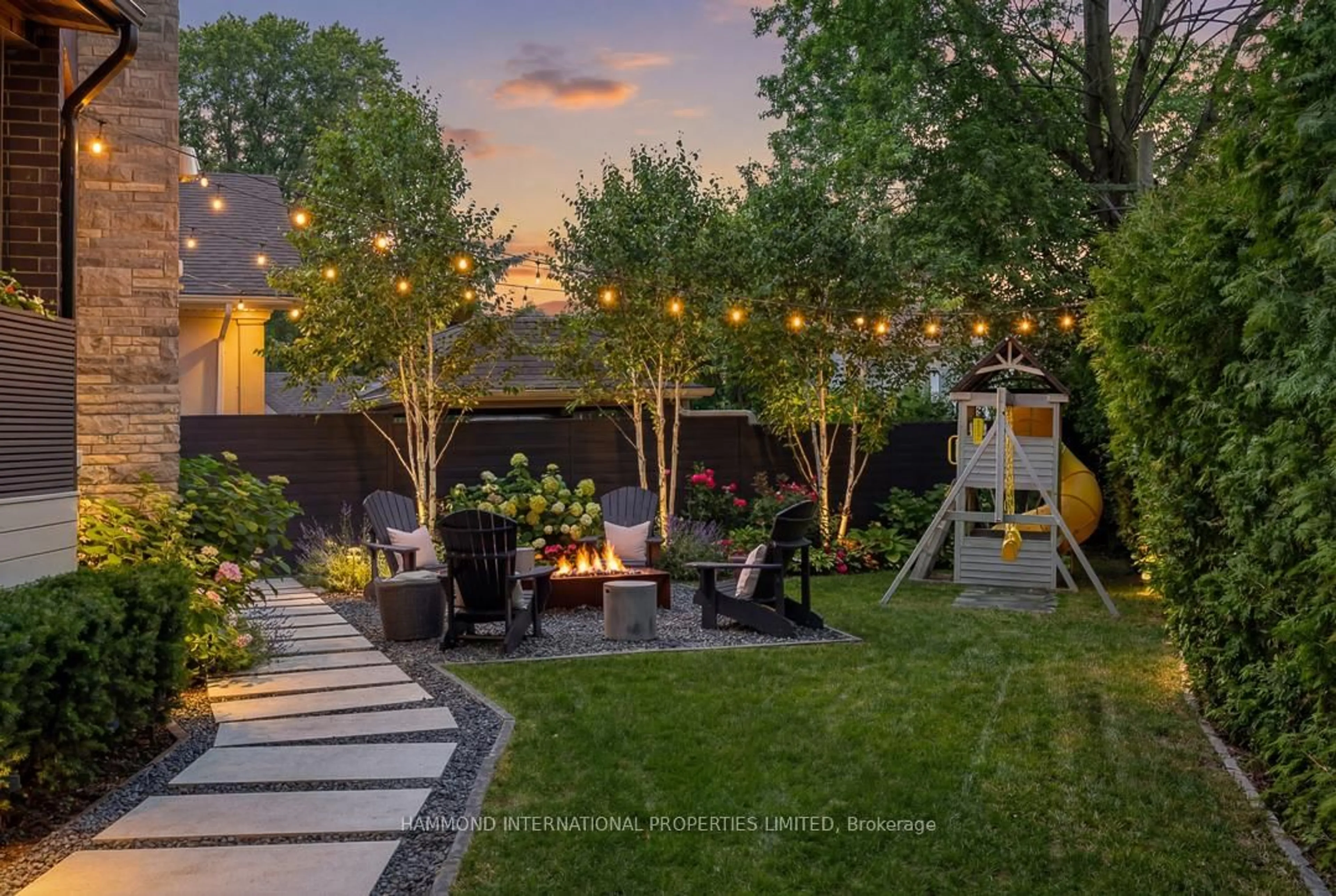 Patio, street for 16 Greenmount Crt, Toronto Ontario M8Y 1Y2